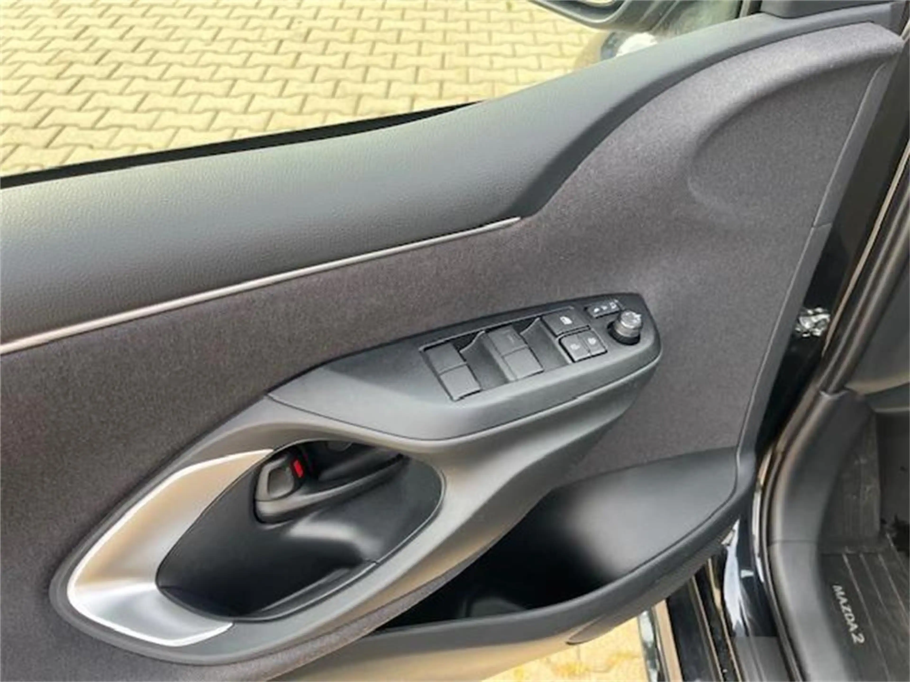 Mazda 2 Hybrid Exclusive Line Aut. Jahreswagen inkl. Win — photo 6