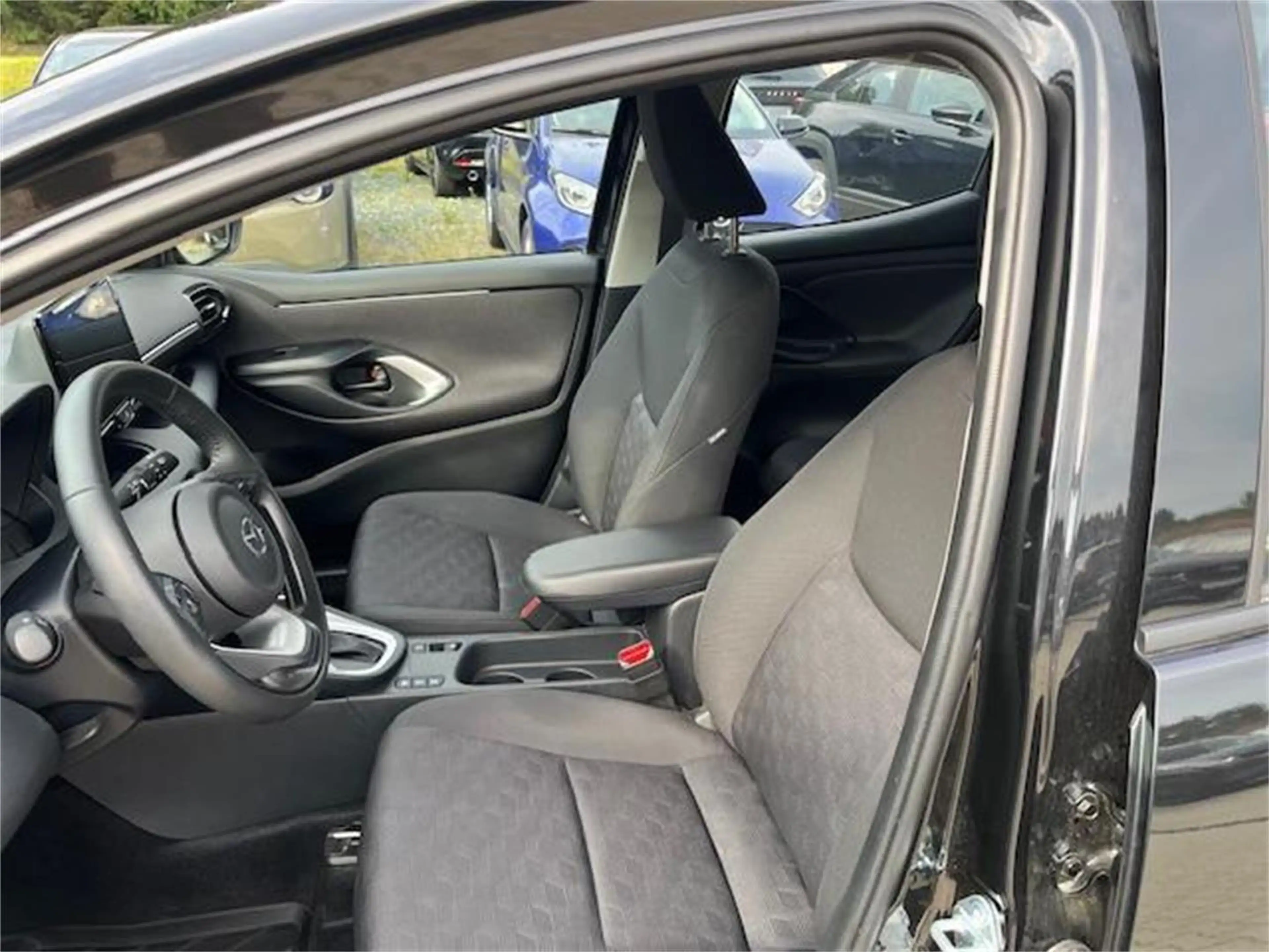 Mazda 2 Hybrid Exclusive Line Aut. Jahreswagen inkl. Win — photo 5