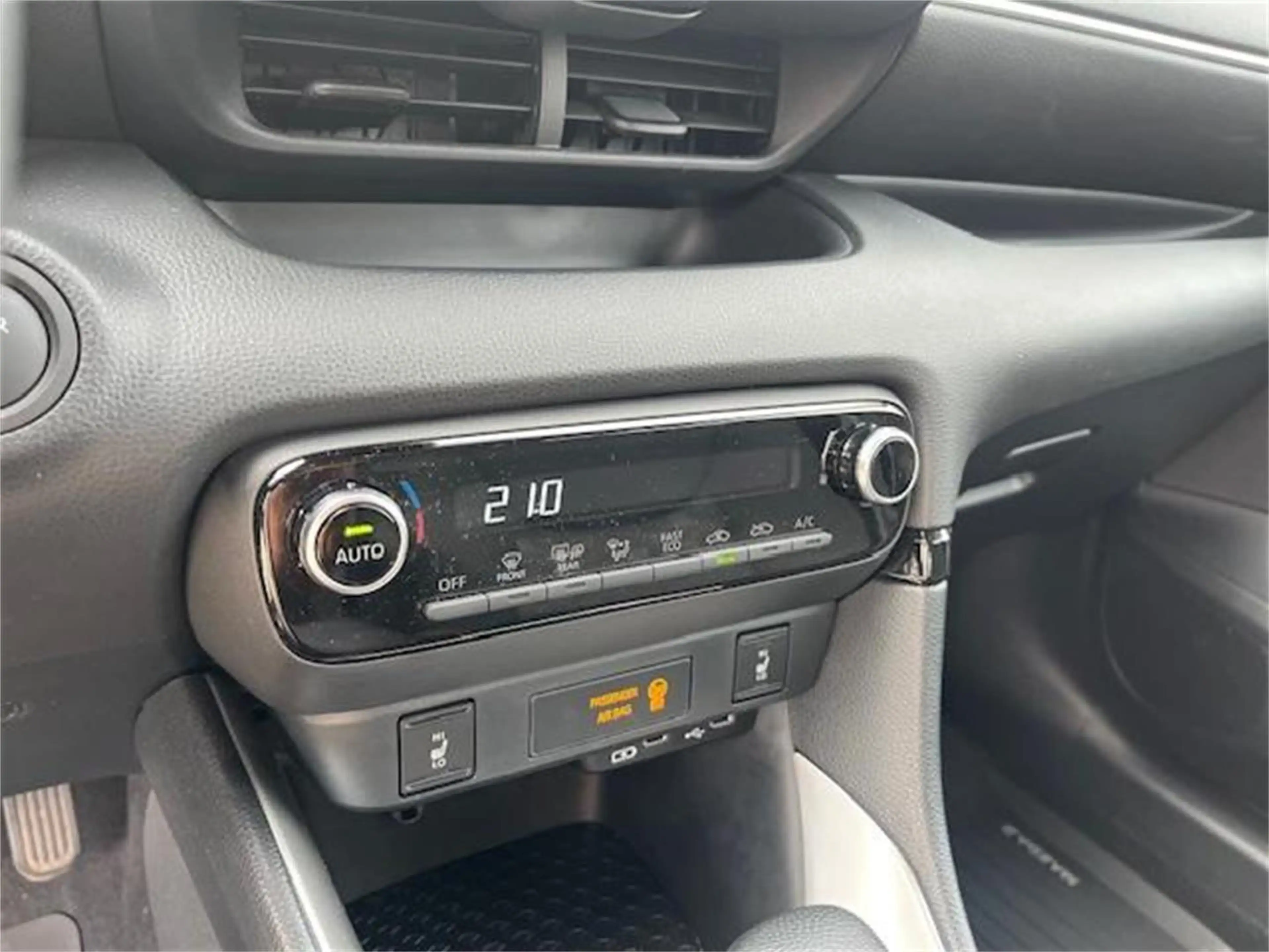 Mazda 2 Hybrid Exclusive Line Aut. Jahreswagen inkl. Win — photo 10