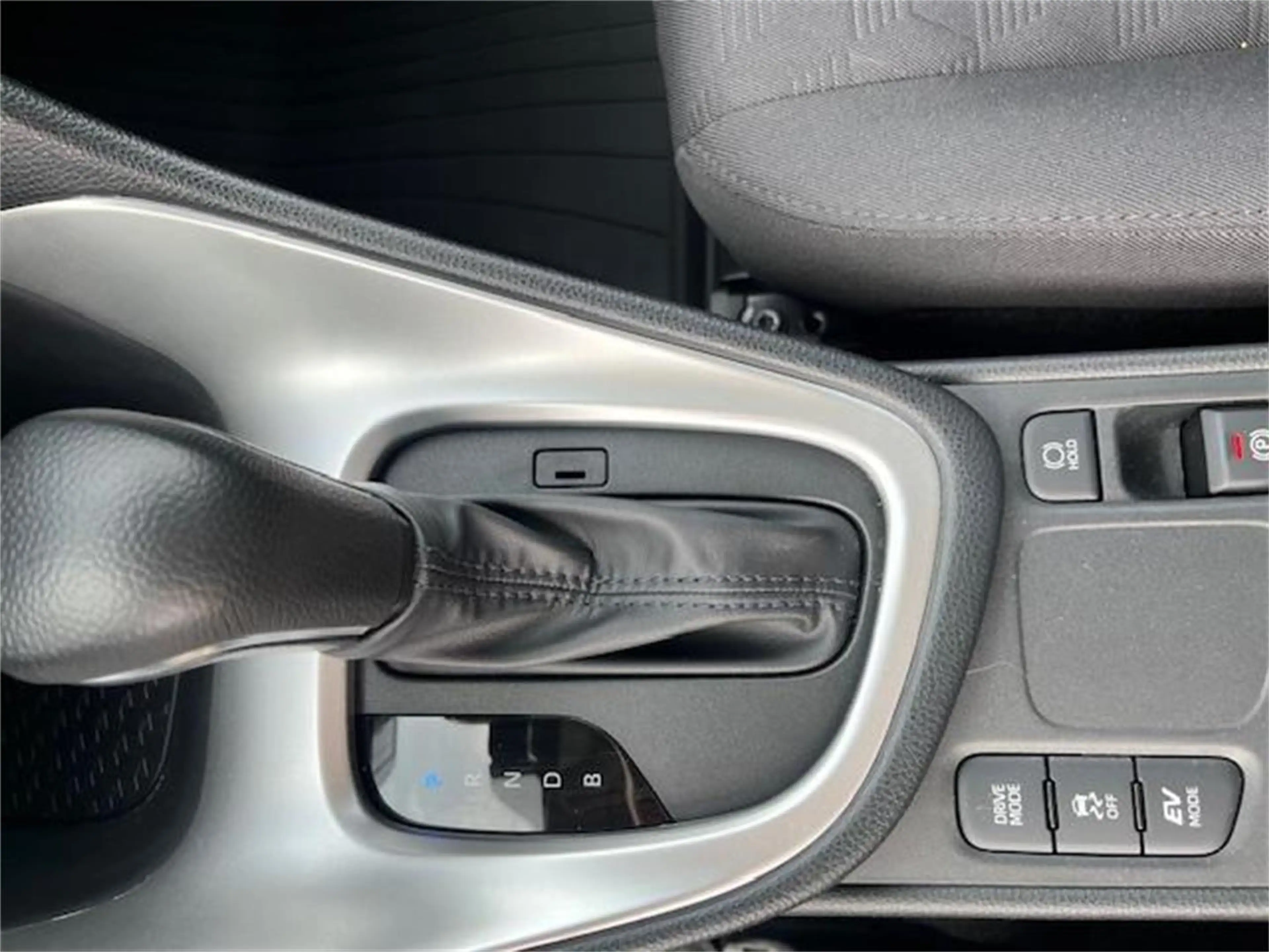 Mazda 2 Hybrid Exclusive Line Aut. Jahreswagen inkl. Win — photo 9
