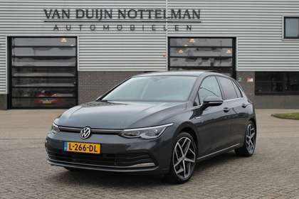 Volkswagen Golf 1.5 eTSI Style / Carplay / Panoramadak / Stoelverw