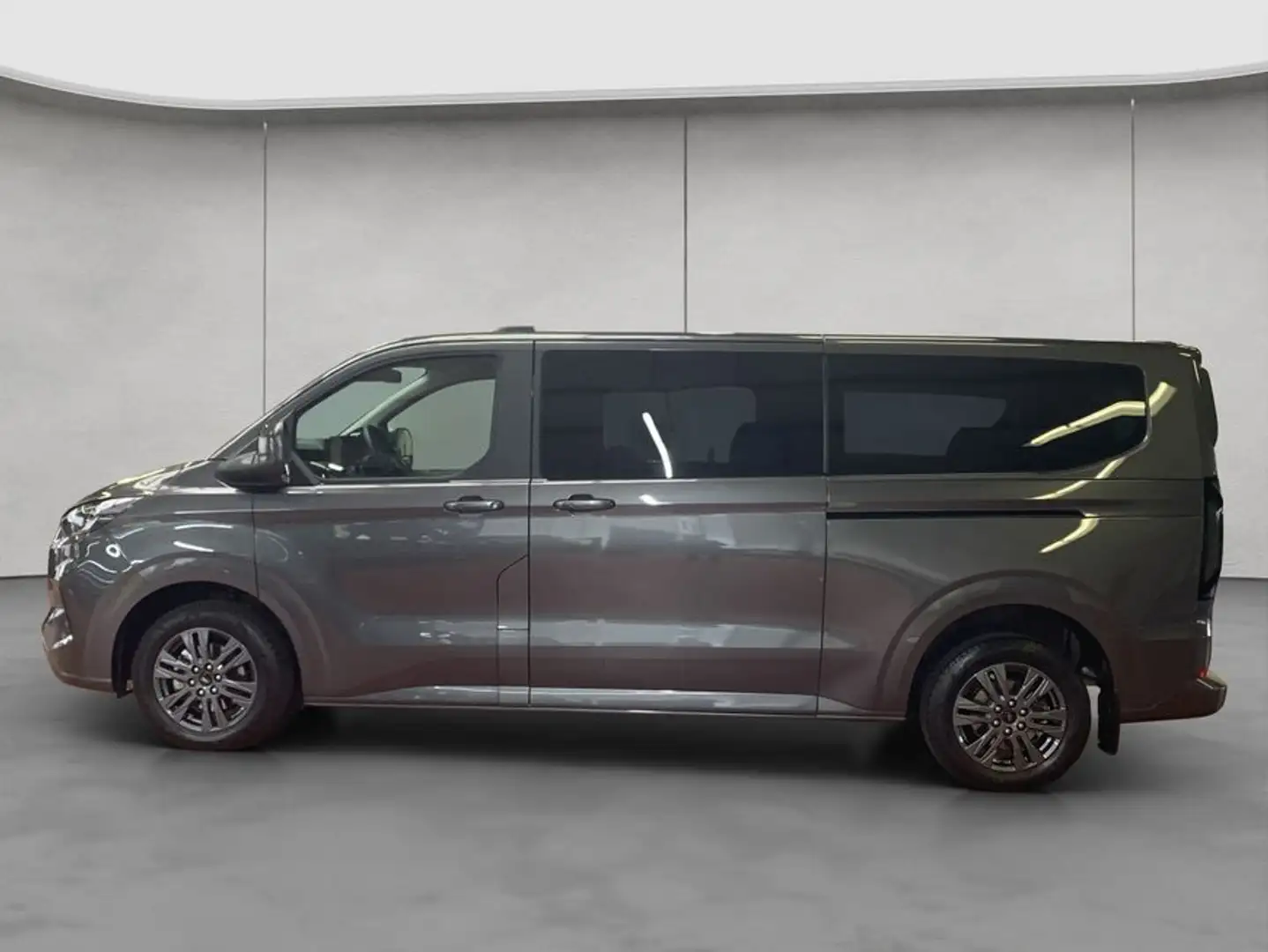 Ford Tourneo Custom 320 L2H1 VA Autm. Titanium ACC Grijs - 2