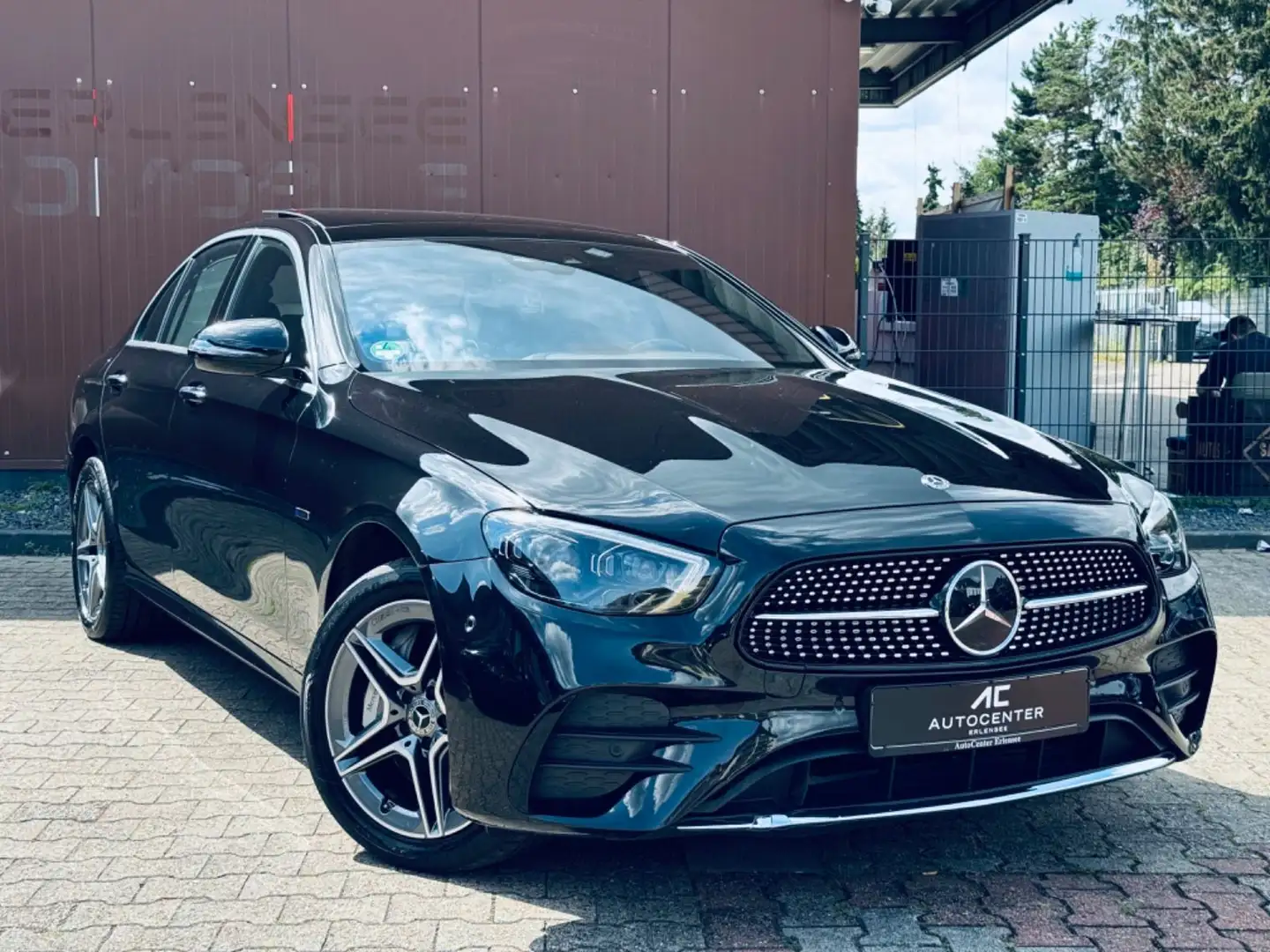 Mercedes-Benz E 300 de 4Matic AMG MEMORY+BURMESTER+FOND ENTERTA Schwarz - 1