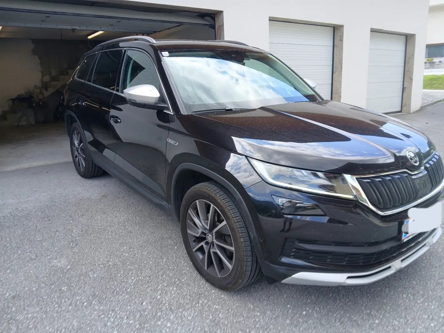 Skoda Kodiaq 2,0 TDI SCR 4x4 Scout Schwarz - 2