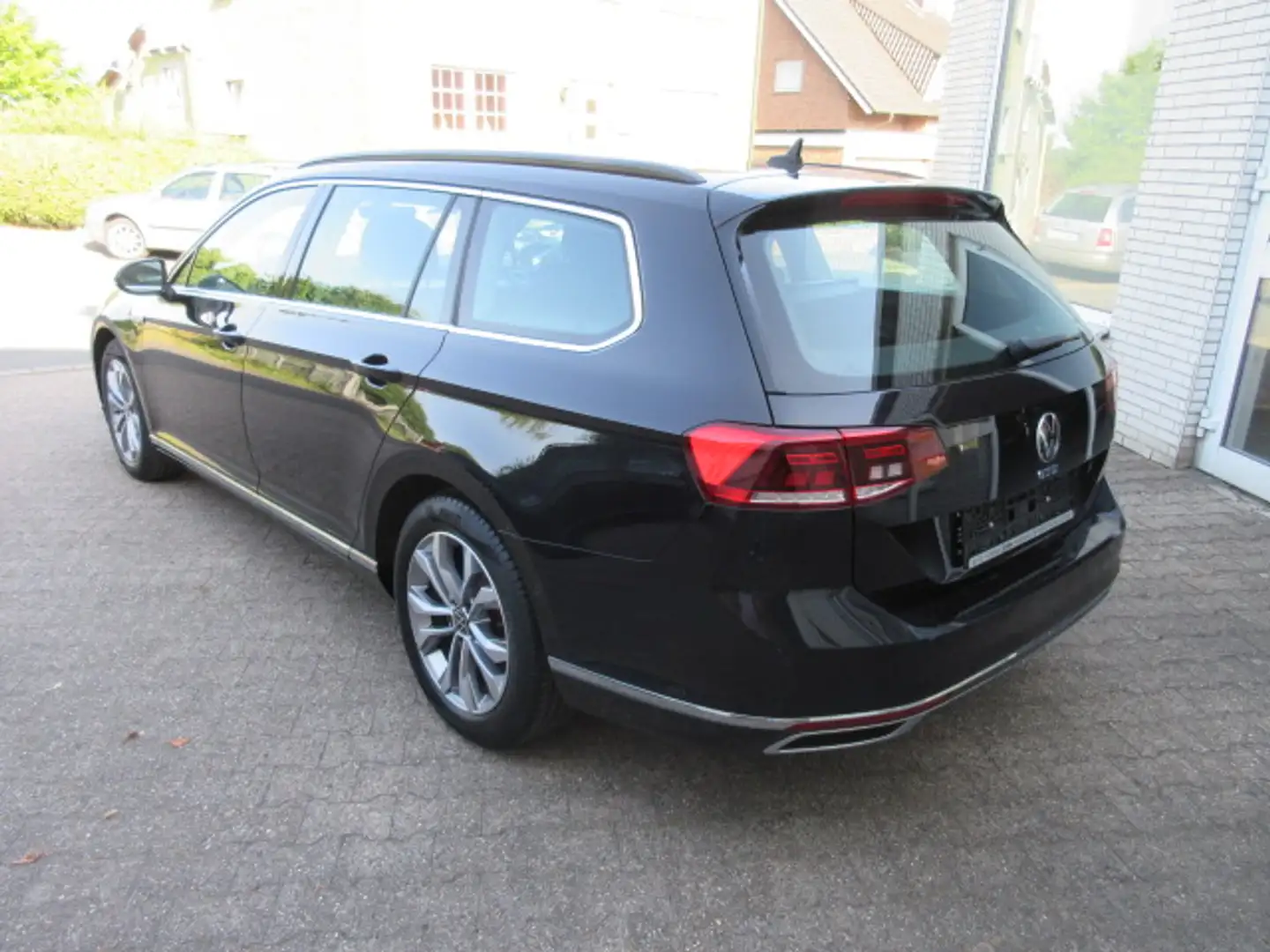 Volkswagen Passat Variant GTE 1.4 eHybrid NAVI AHK KAMERA ACC ALU APS SITZHZG Schwarz - 2