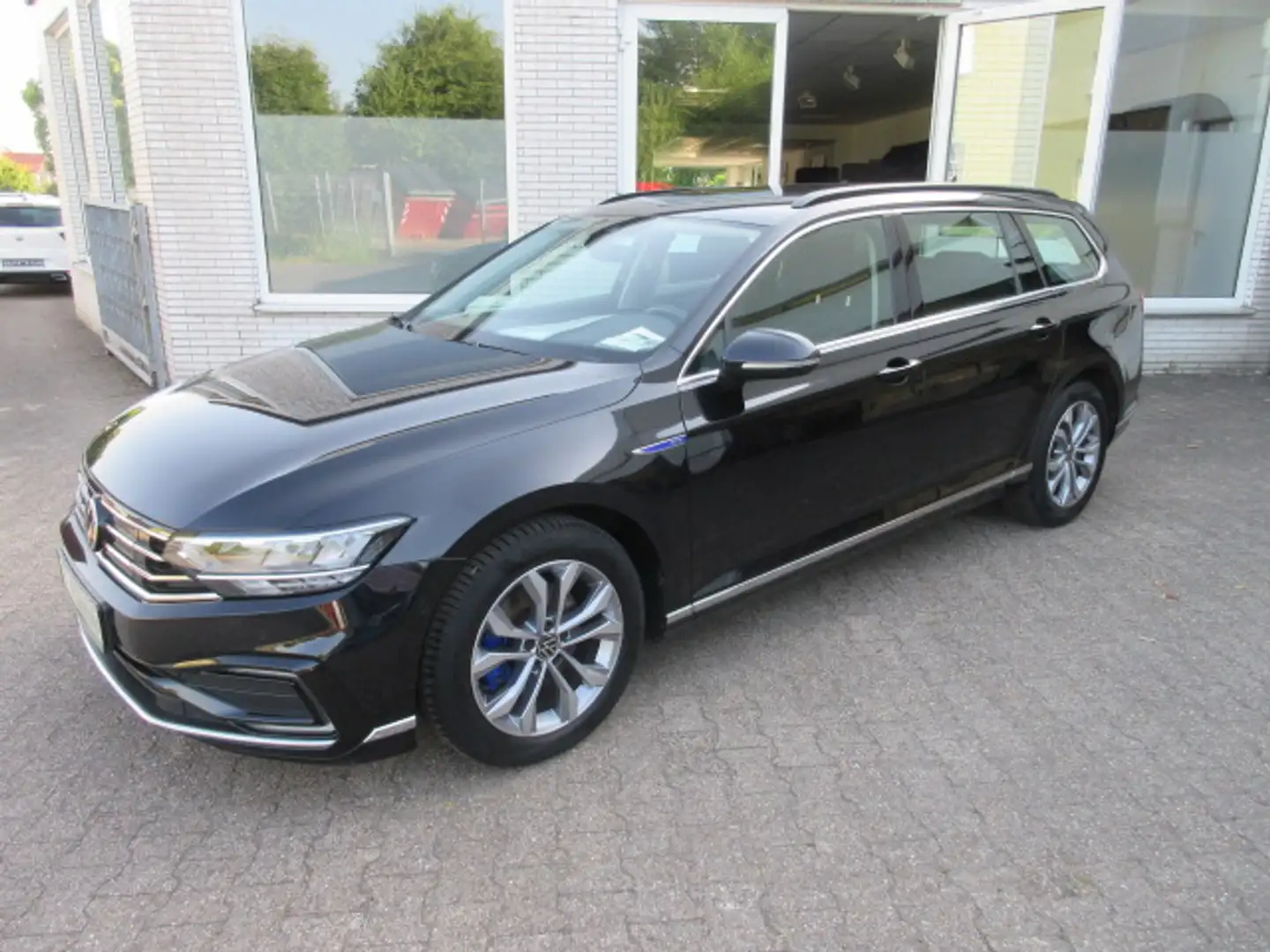 Volkswagen Passat Variant GTE 1.4 eHybrid NAVI AHK KAMERA ACC ALU APS SITZHZG Schwarz - 1