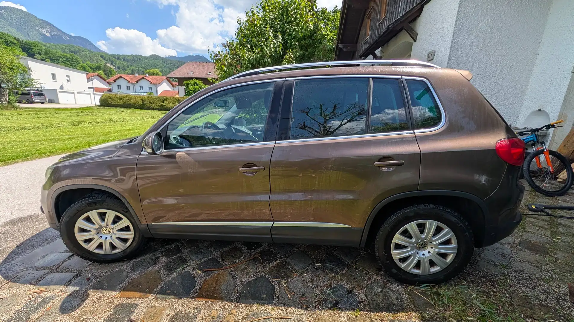Volkswagen Tiguan Tiguan 2,0 TDI Sky BMT DPF Sky Braun - 1