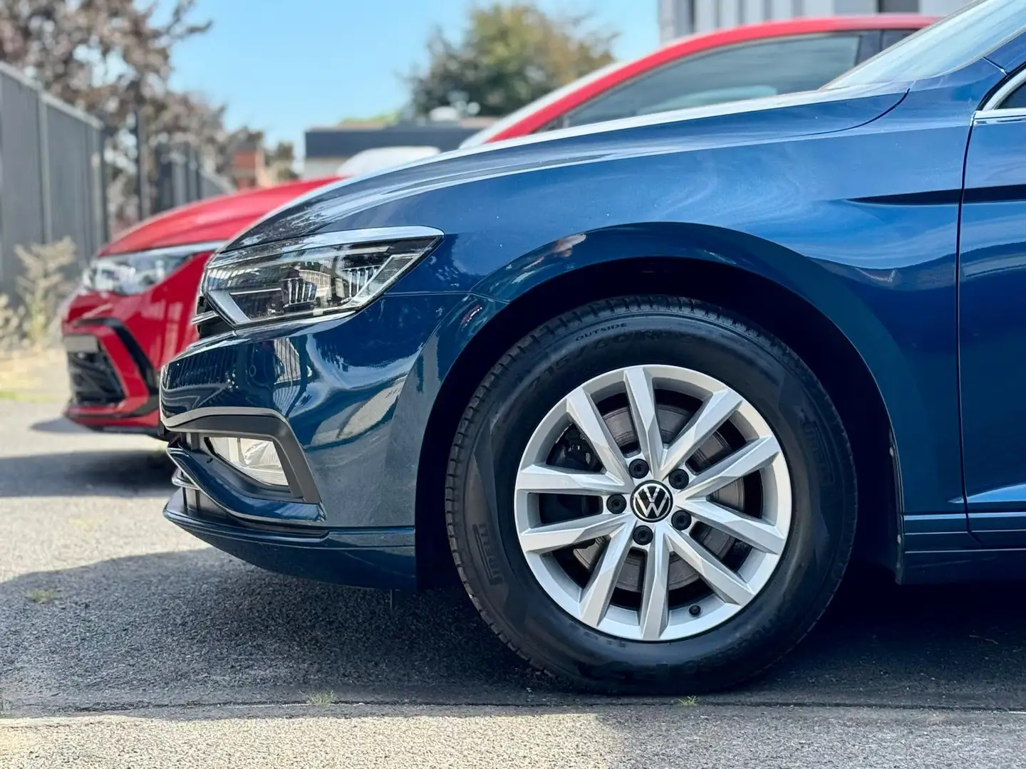 Volkswagen Passat Variant 2.0 TDi DSG GPS CARPLAY CAMERA ECL. AMBIANCE Blauw - 2