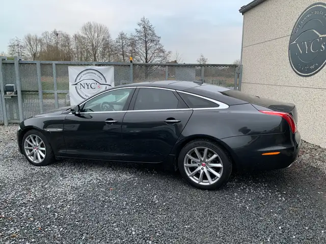 Jaguar XJ X351 3.0D 275cv Luxe Premium