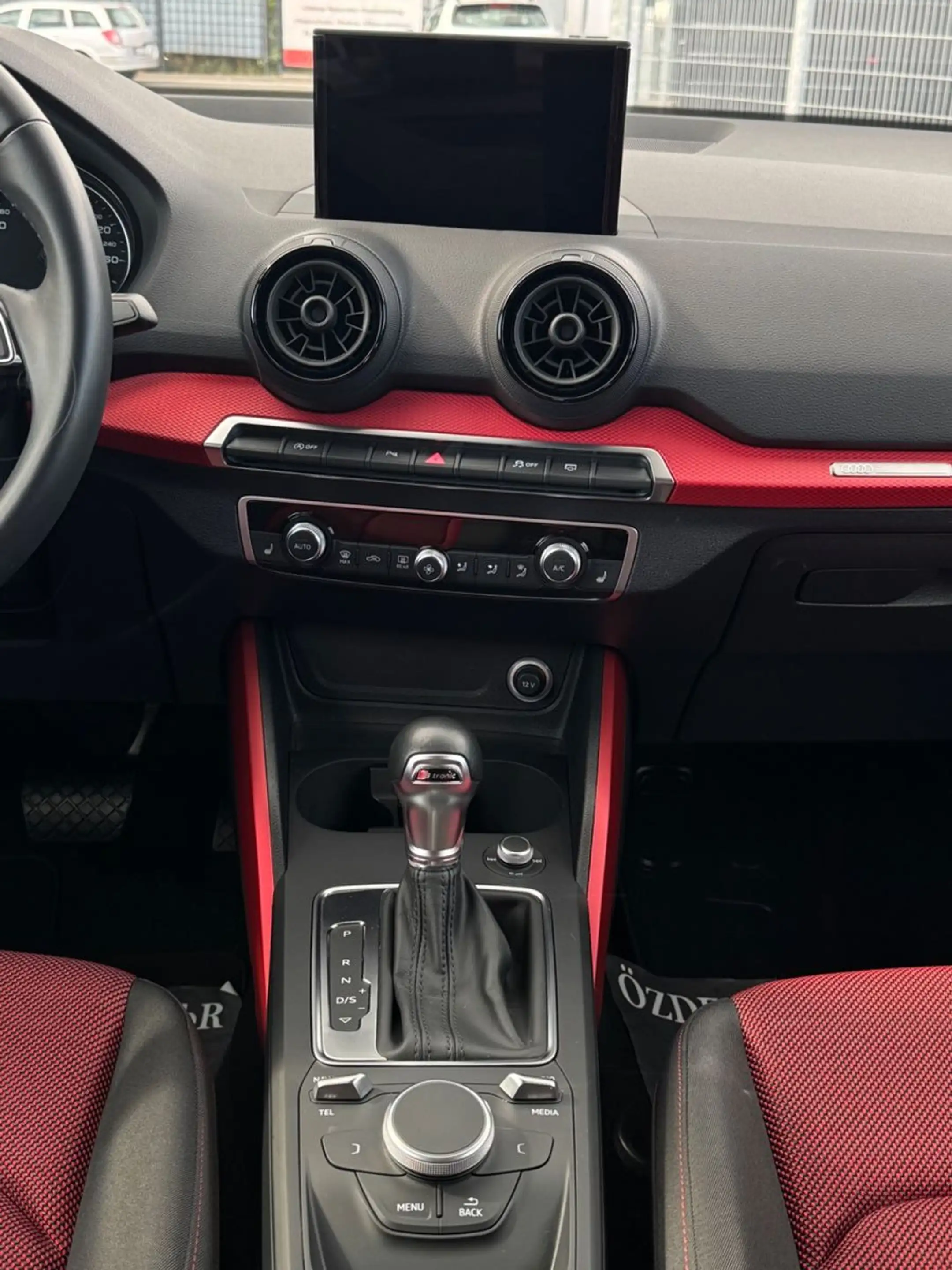 Audi Q2 1.4 TFSI ACT Sport+Finanzierung+Garantie+ — photo 14