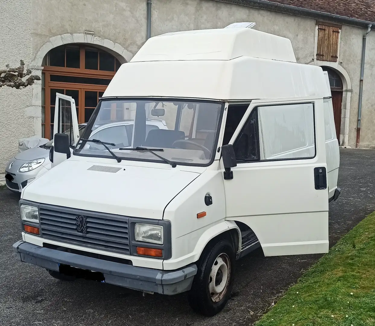 Peugeot J5 2.5l TD White - 2