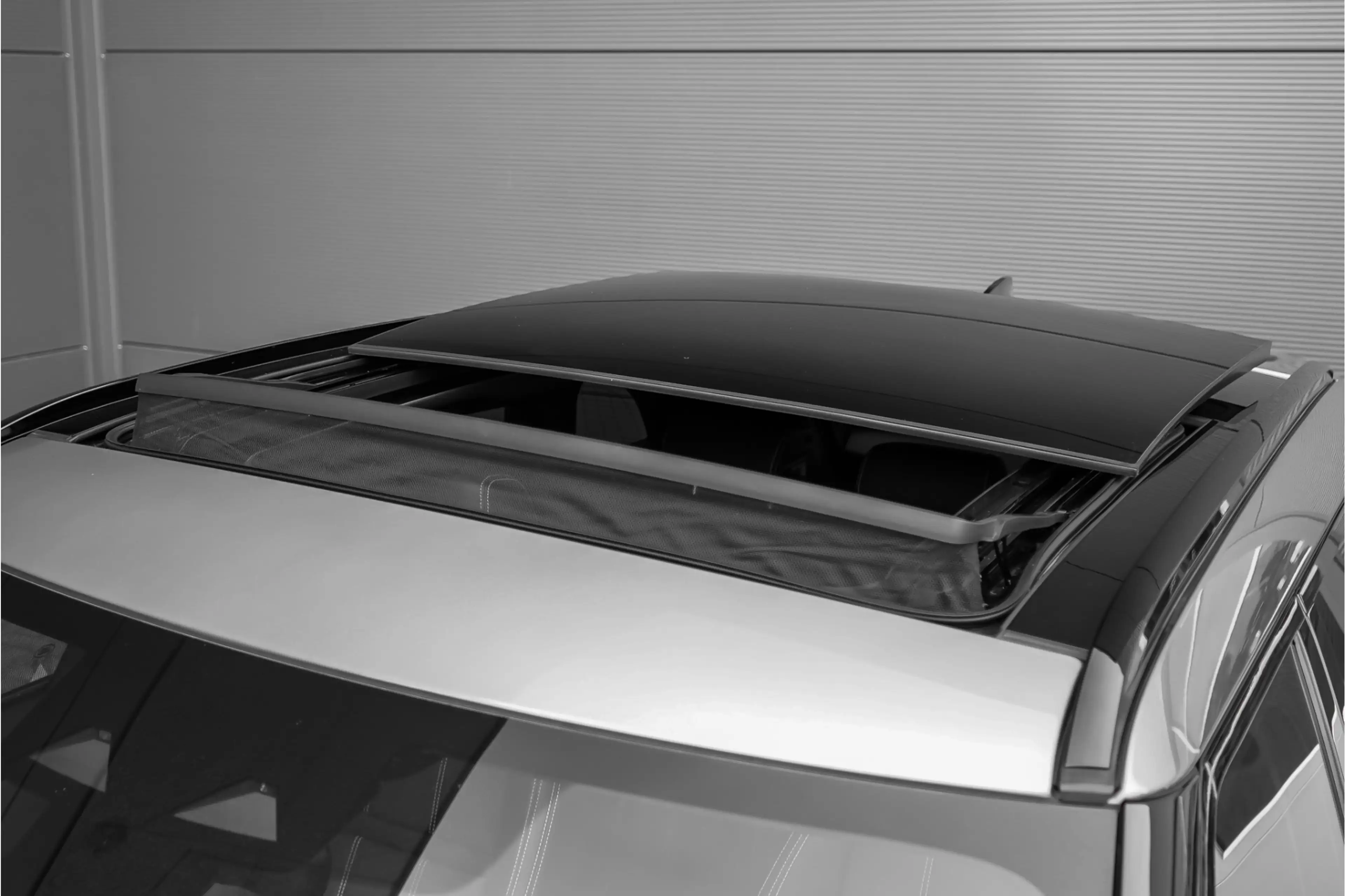 Land Rover Range Rover Velar 2.0 P400e Pano ACC Stoelvent Black Pack Winter Pac — photo 20