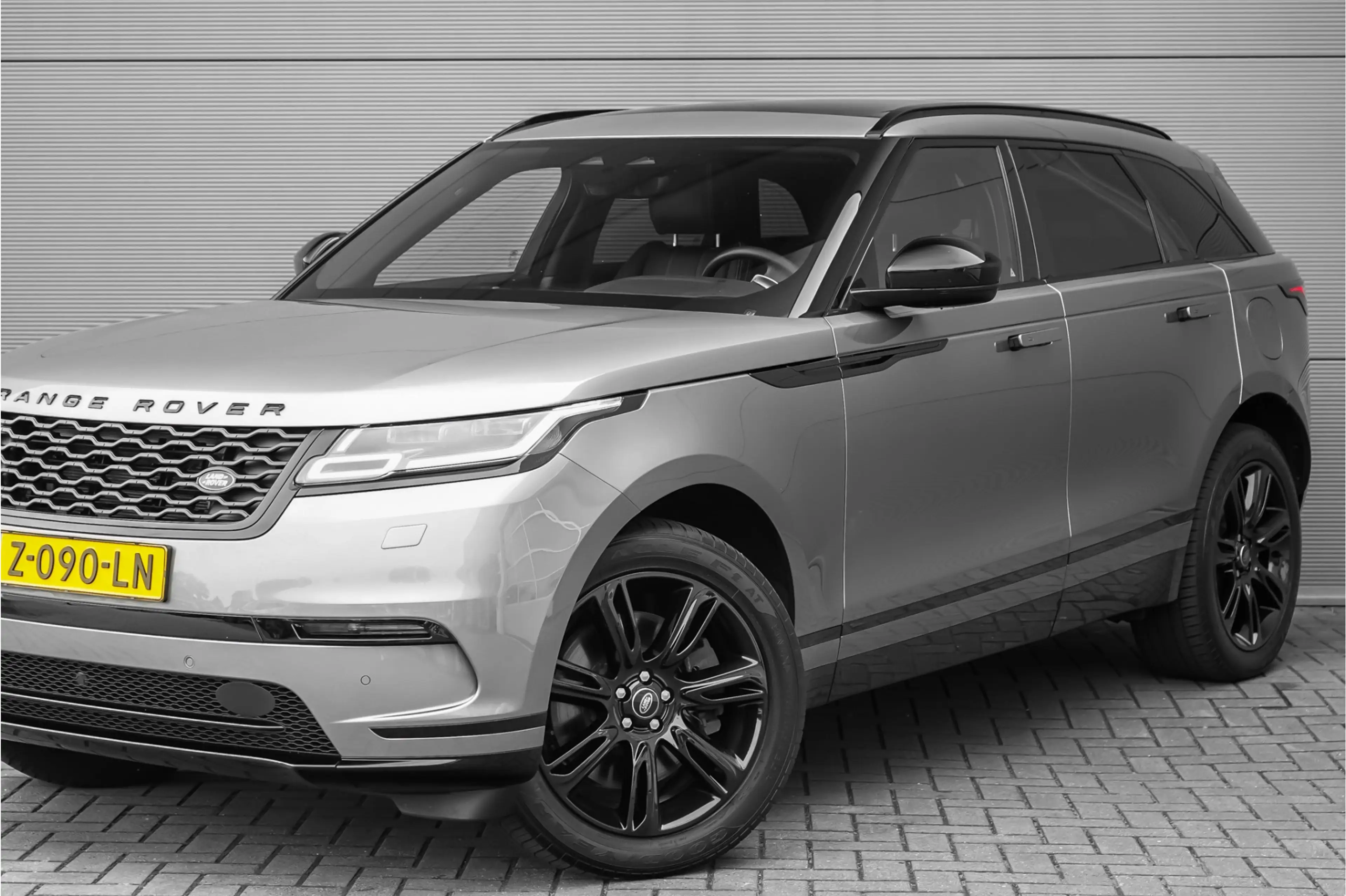 Land Rover Range Rover Velar 2.0 P400e Pano ACC Stoelvent Black Pack Winter Pac — photo 18