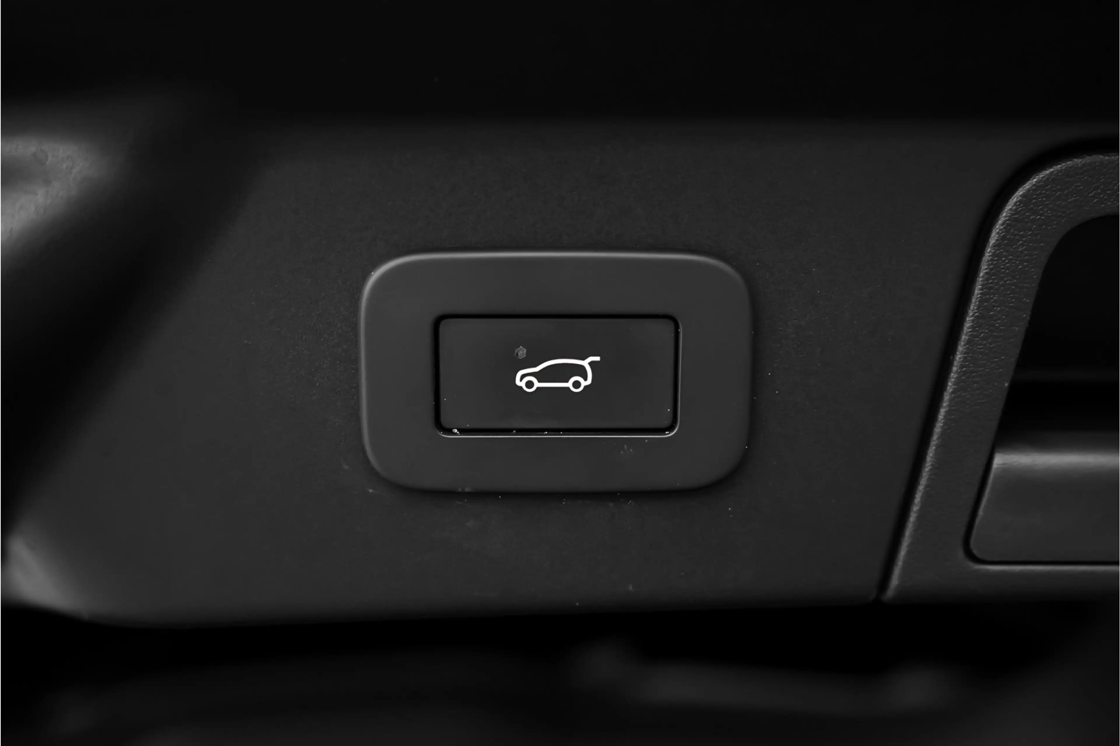 Land Rover Range Rover Velar 2.0 P400e Pano ACC Stoelvent Black Pack Winter Pac — photo 48