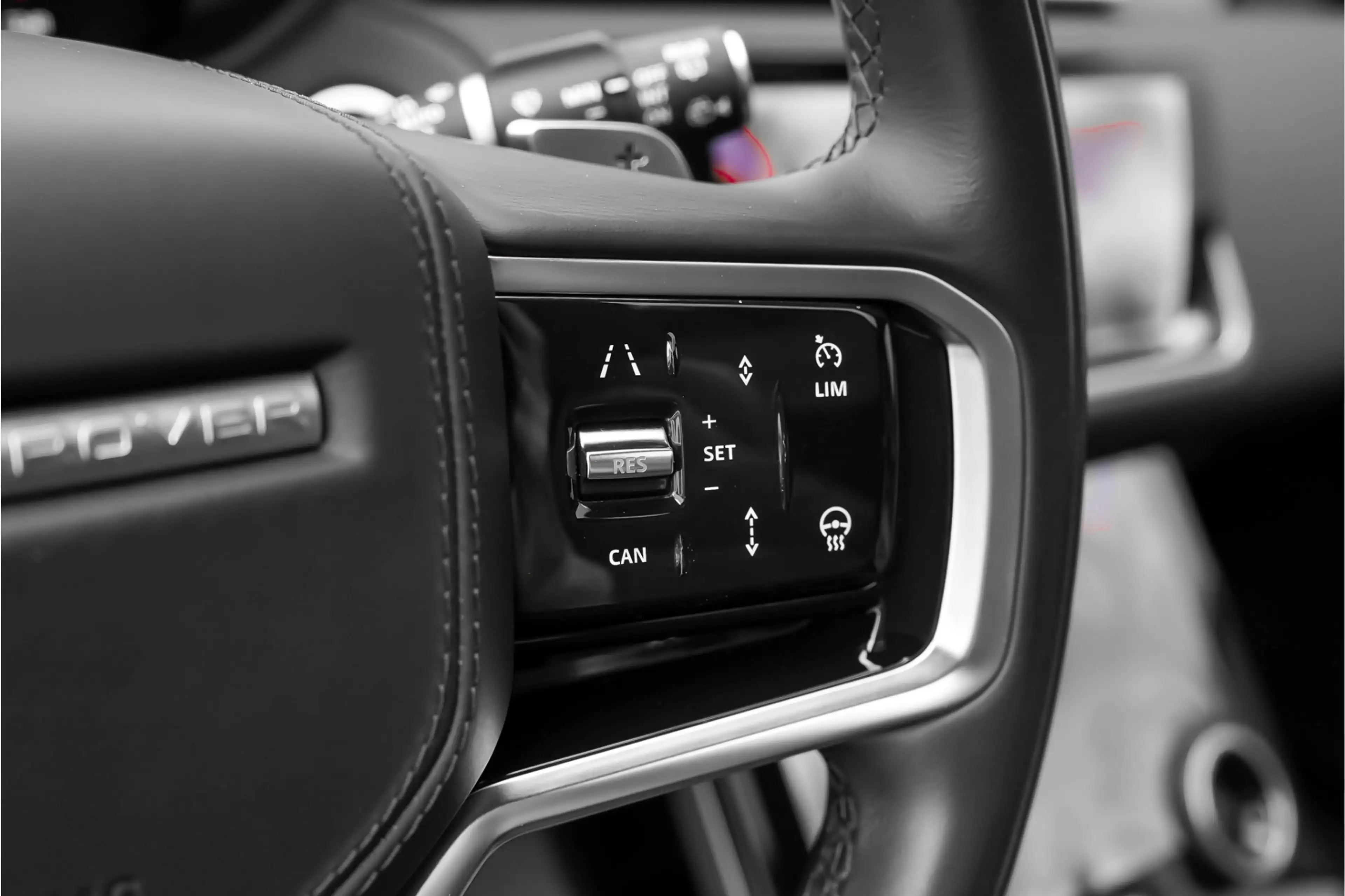 Land Rover Range Rover Velar 2.0 P400e Pano ACC Stoelvent Black Pack Winter Pac — photo 41