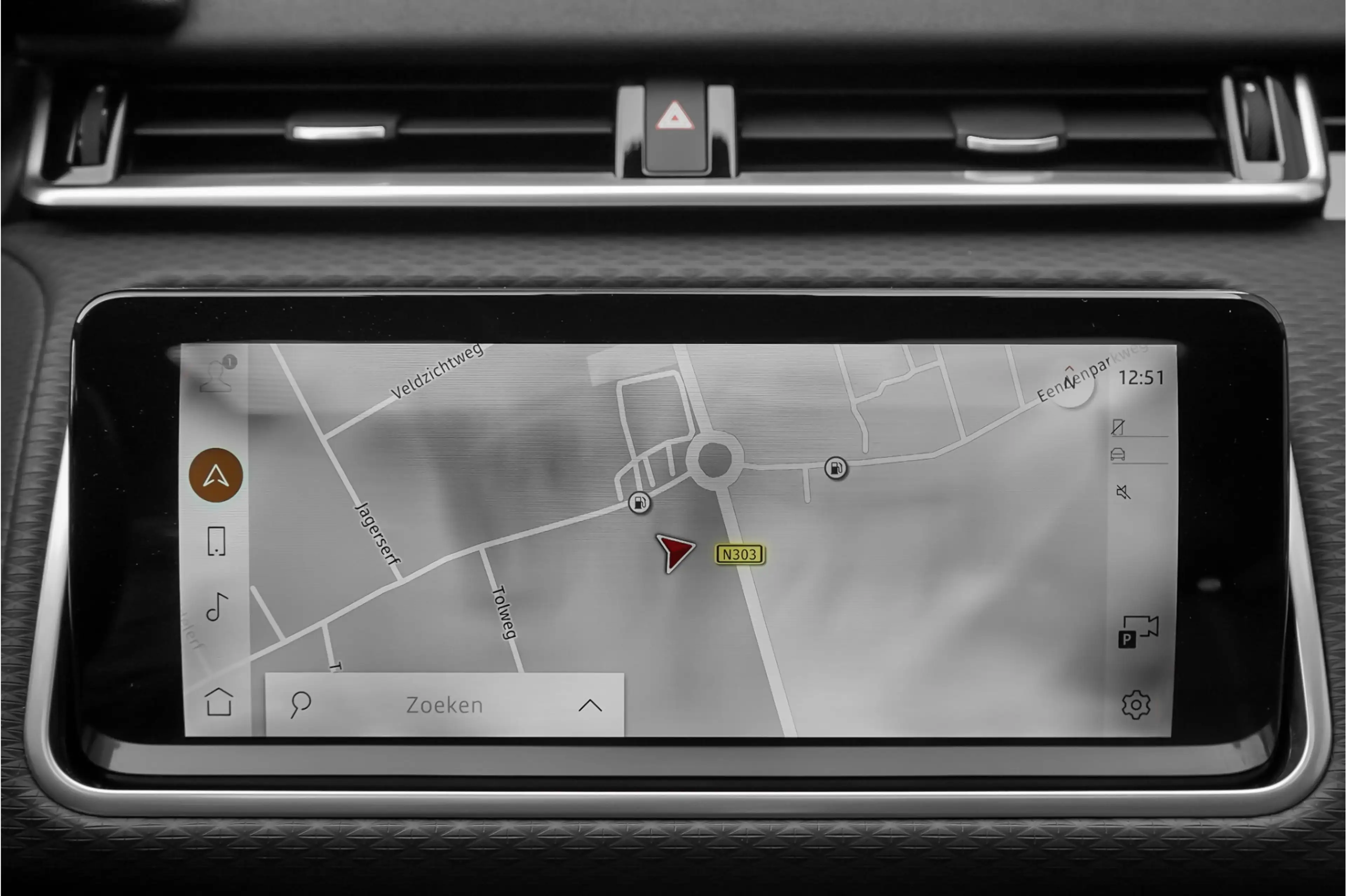 Land Rover Range Rover Velar 2.0 P400e Pano ACC Stoelvent Black Pack Winter Pac — photo 28