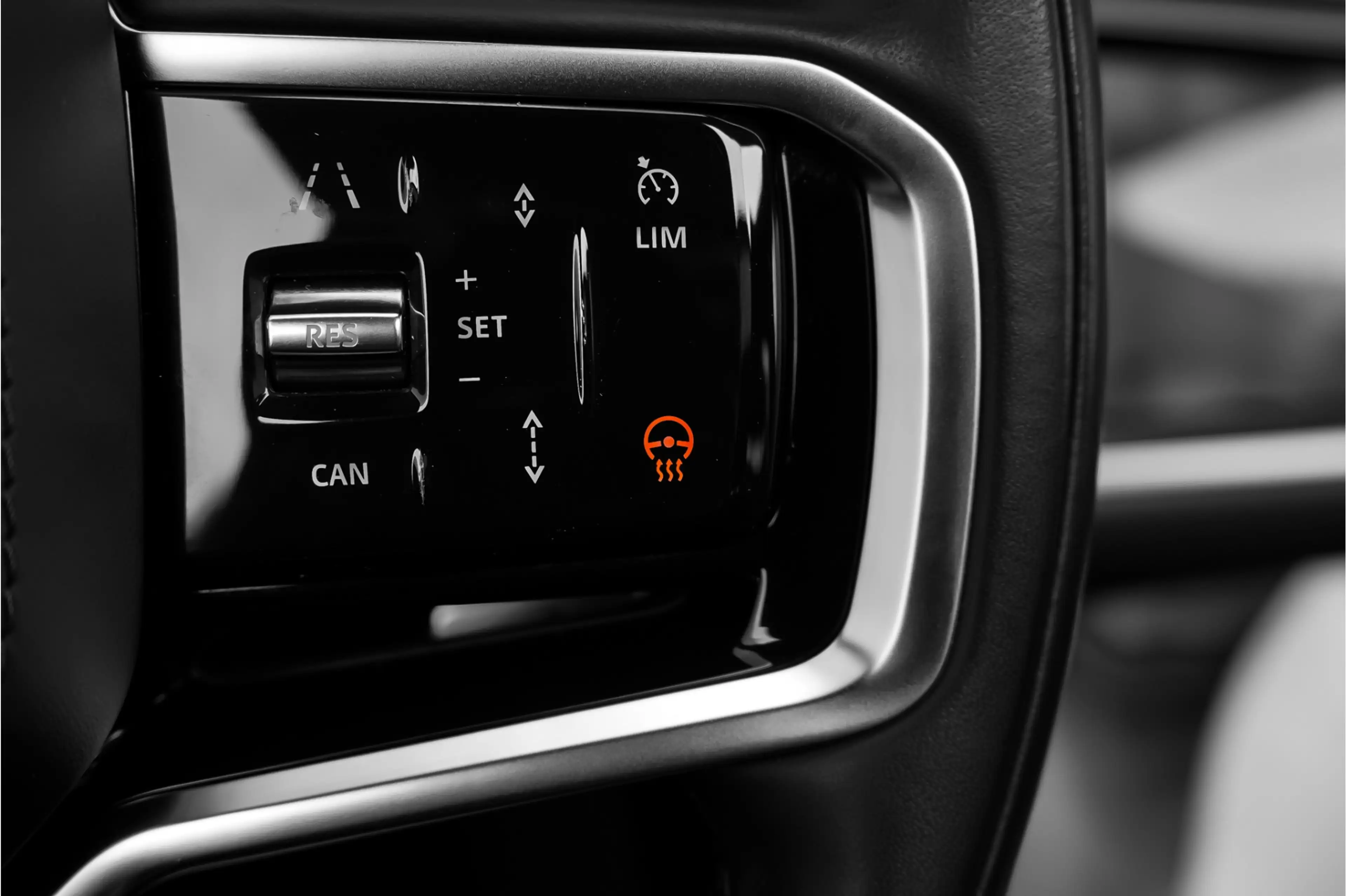 Land Rover Range Rover Velar 2.0 P400e Pano ACC Stoelvent Black Pack Winter Pac — photo 25
