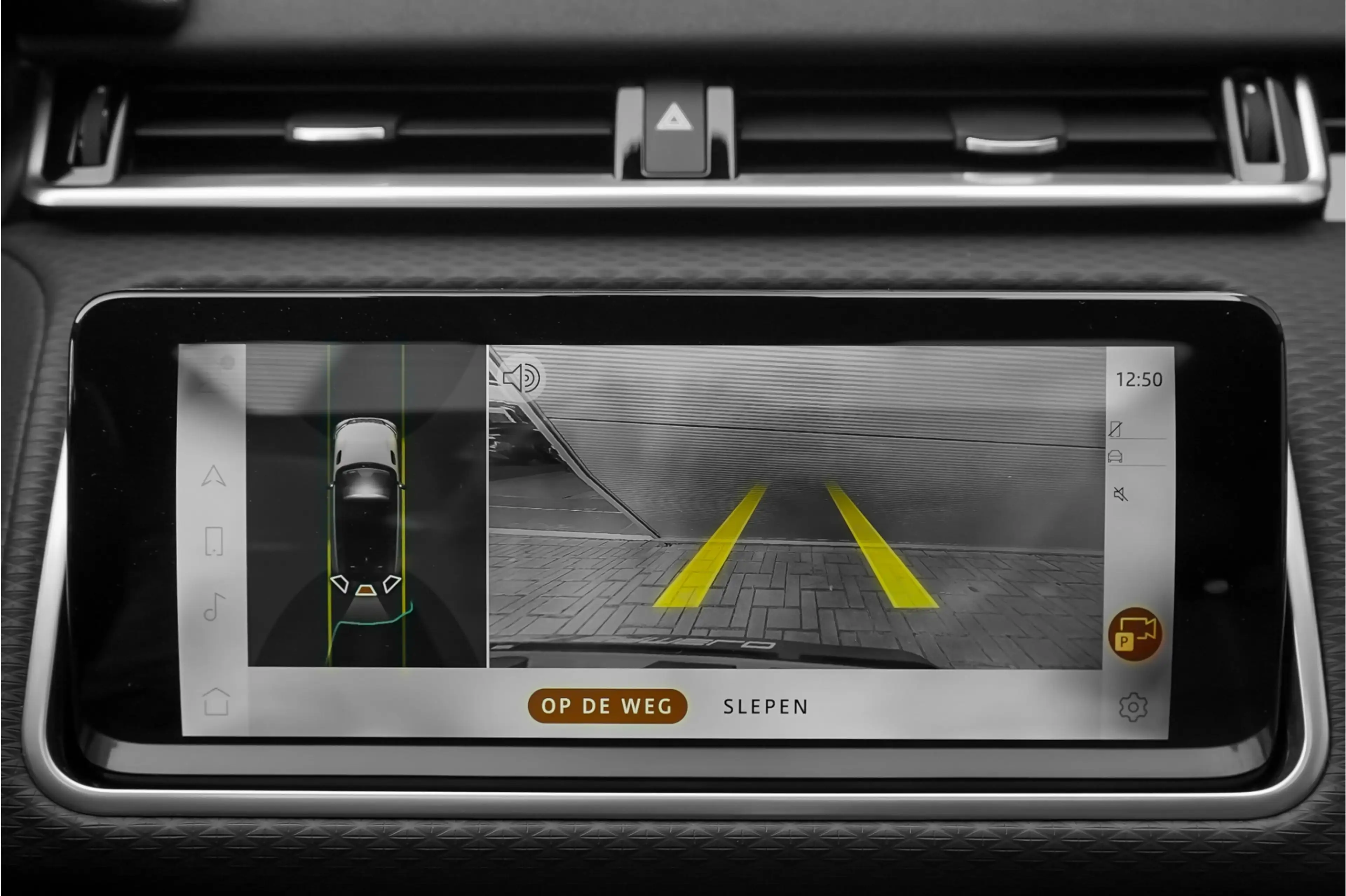Land Rover Range Rover Velar 2.0 P400e Pano ACC Stoelvent Black Pack Winter Pac — photo 27