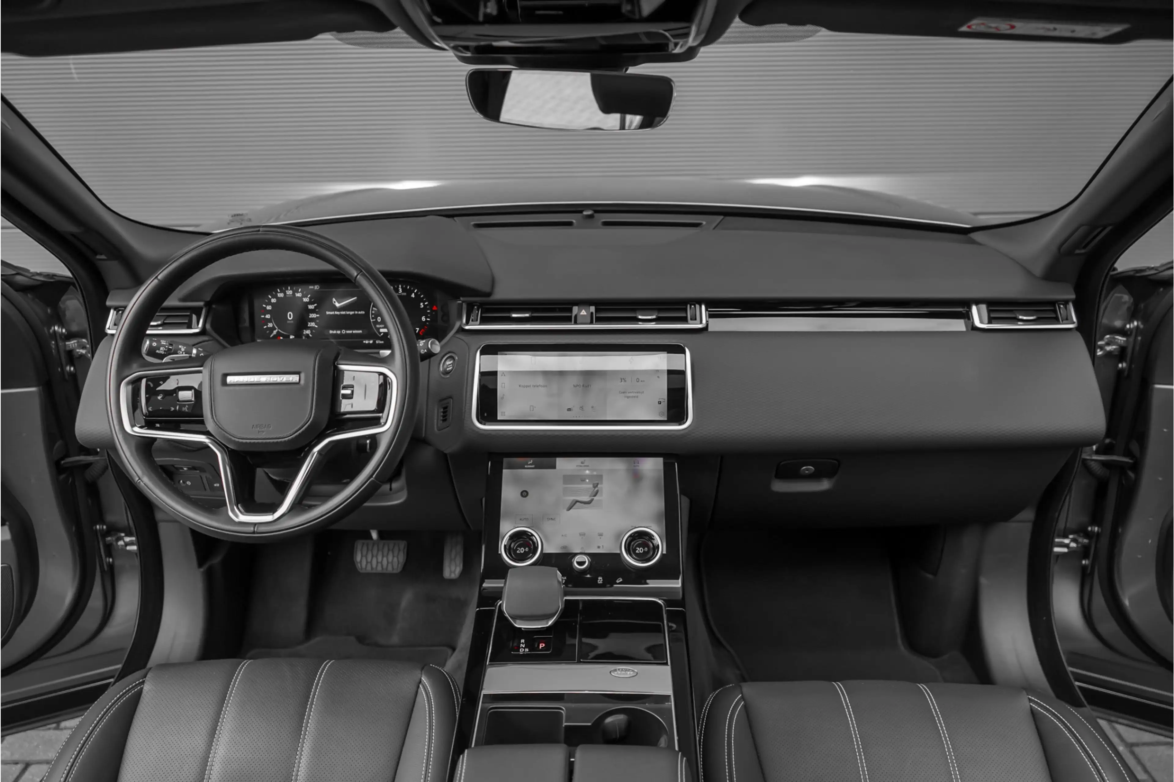 Land Rover Range Rover Velar 2.0 P400e Pano ACC Stoelvent Black Pack Winter Pac — photo 2