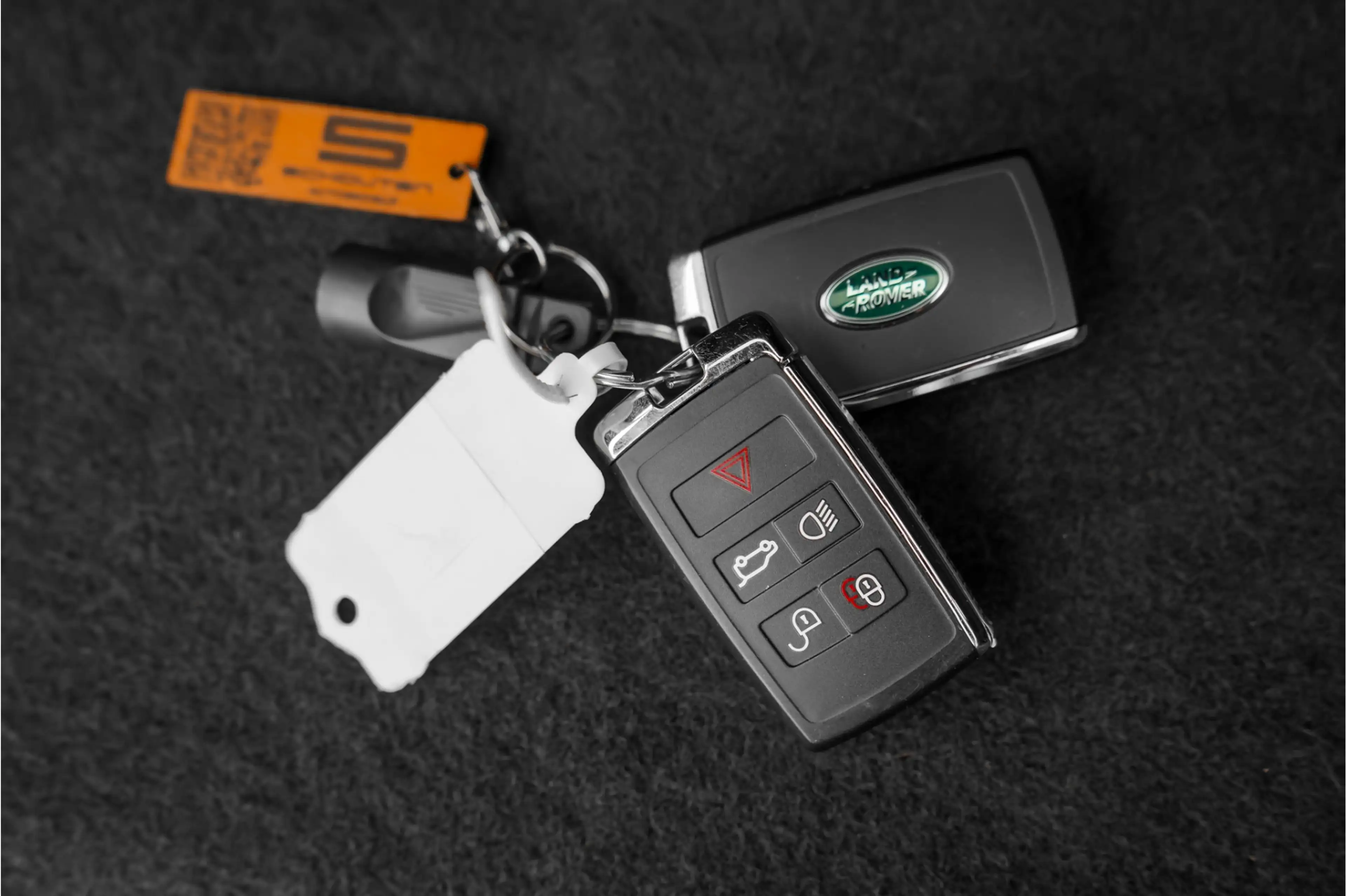 Land Rover Range Rover Velar 2.0 P400e Pano ACC Stoelvent Black Pack Winter Pac — photo 9