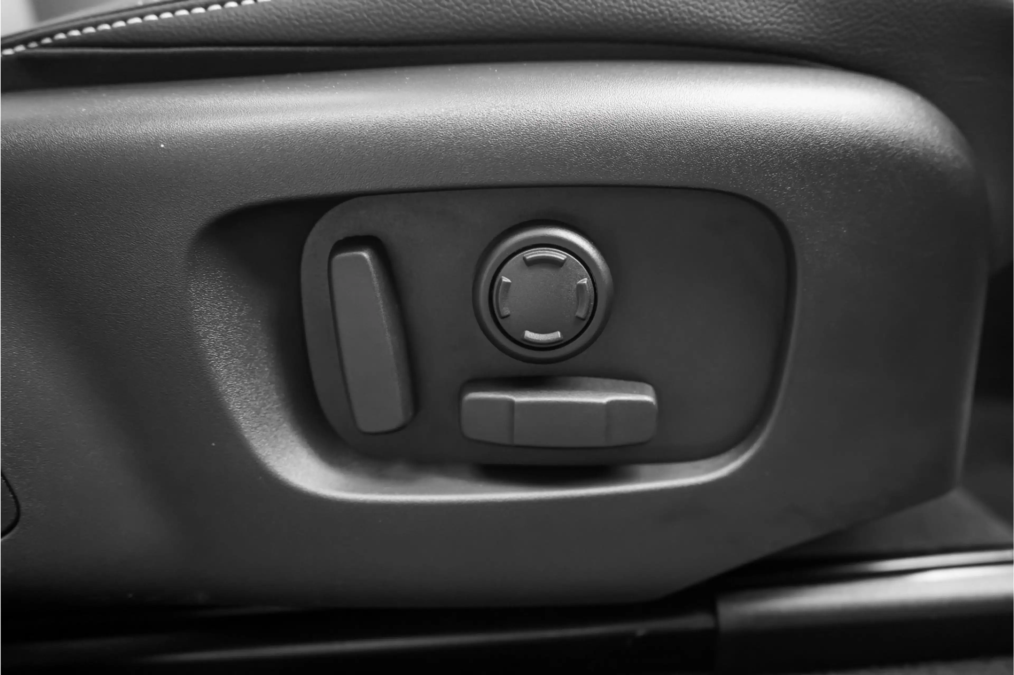 Land Rover Range Rover Velar 2.0 P400e Pano ACC Stoelvent Black Pack Winter Pac — photo 39