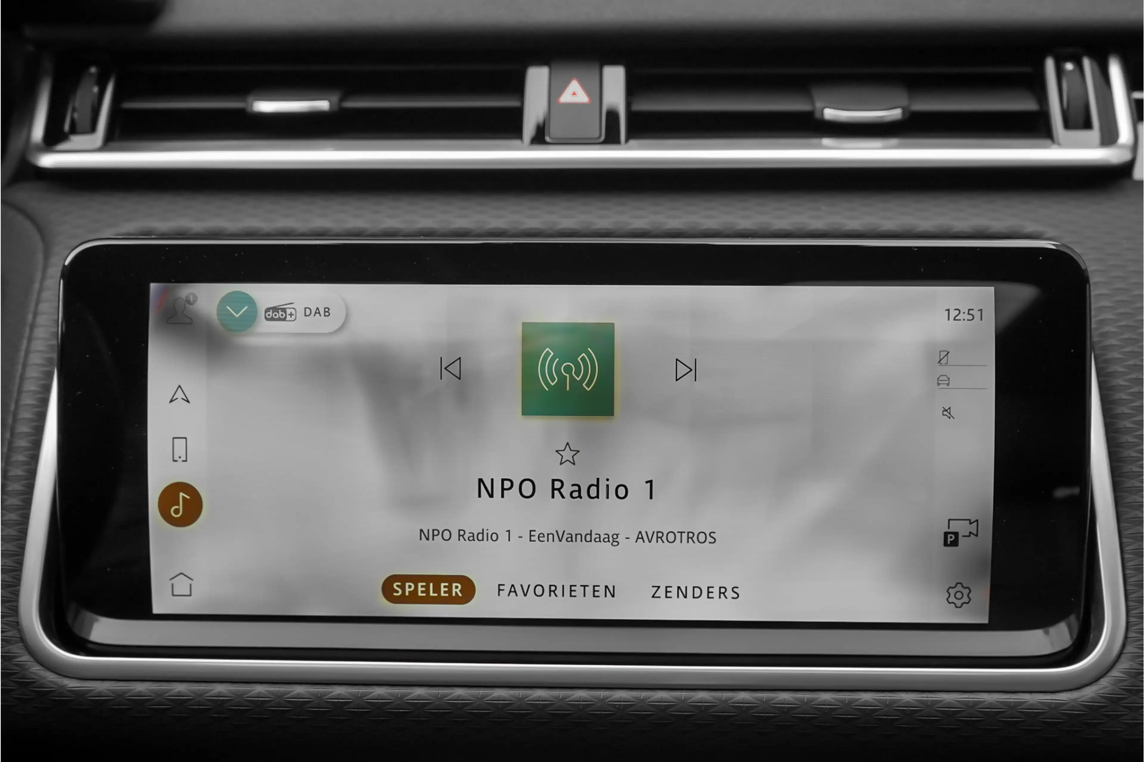 Land Rover Range Rover Velar 2.0 P400e Pano ACC Stoelvent Black Pack Winter Pac — photo 29