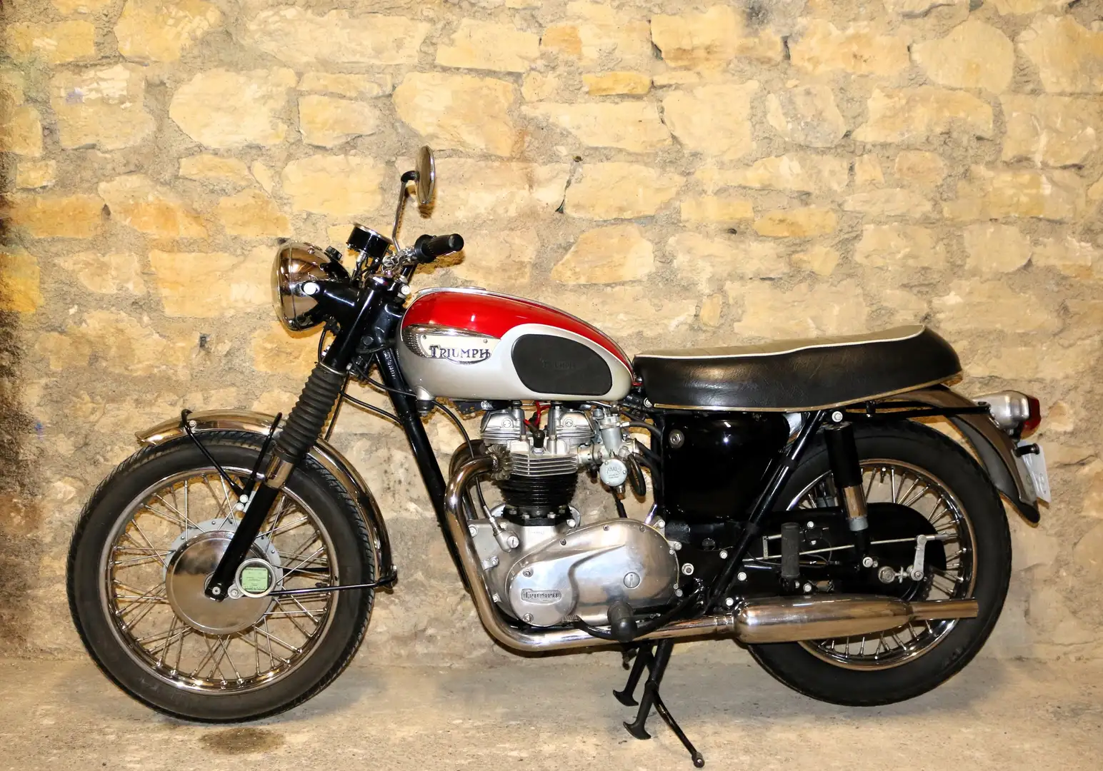 Triumph Bonneville T120 650 Argintiu - 2