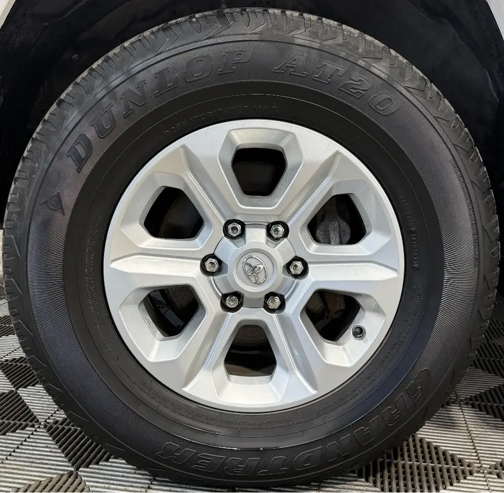 Toyota 4-Runner снимка Toyota 4-Runner