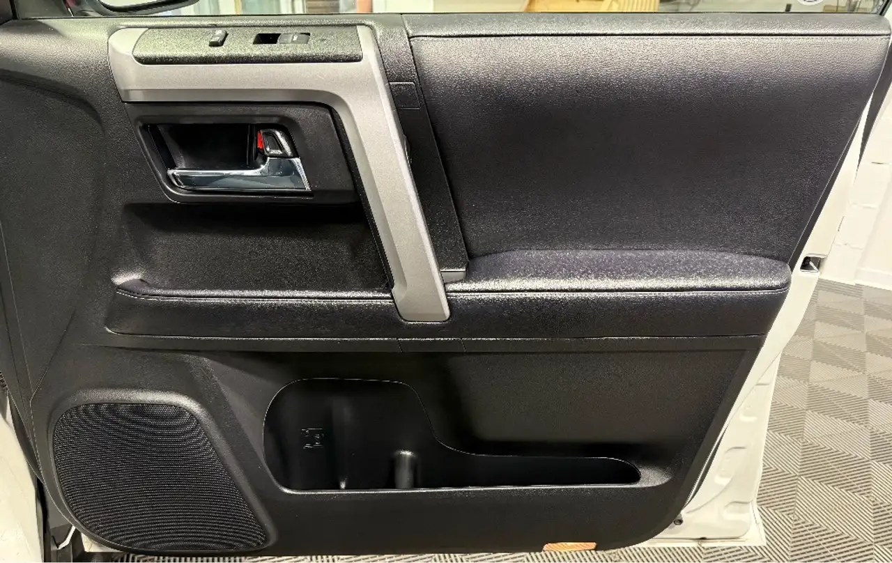 Toyota 4-Runner снимка Toyota 4-Runner