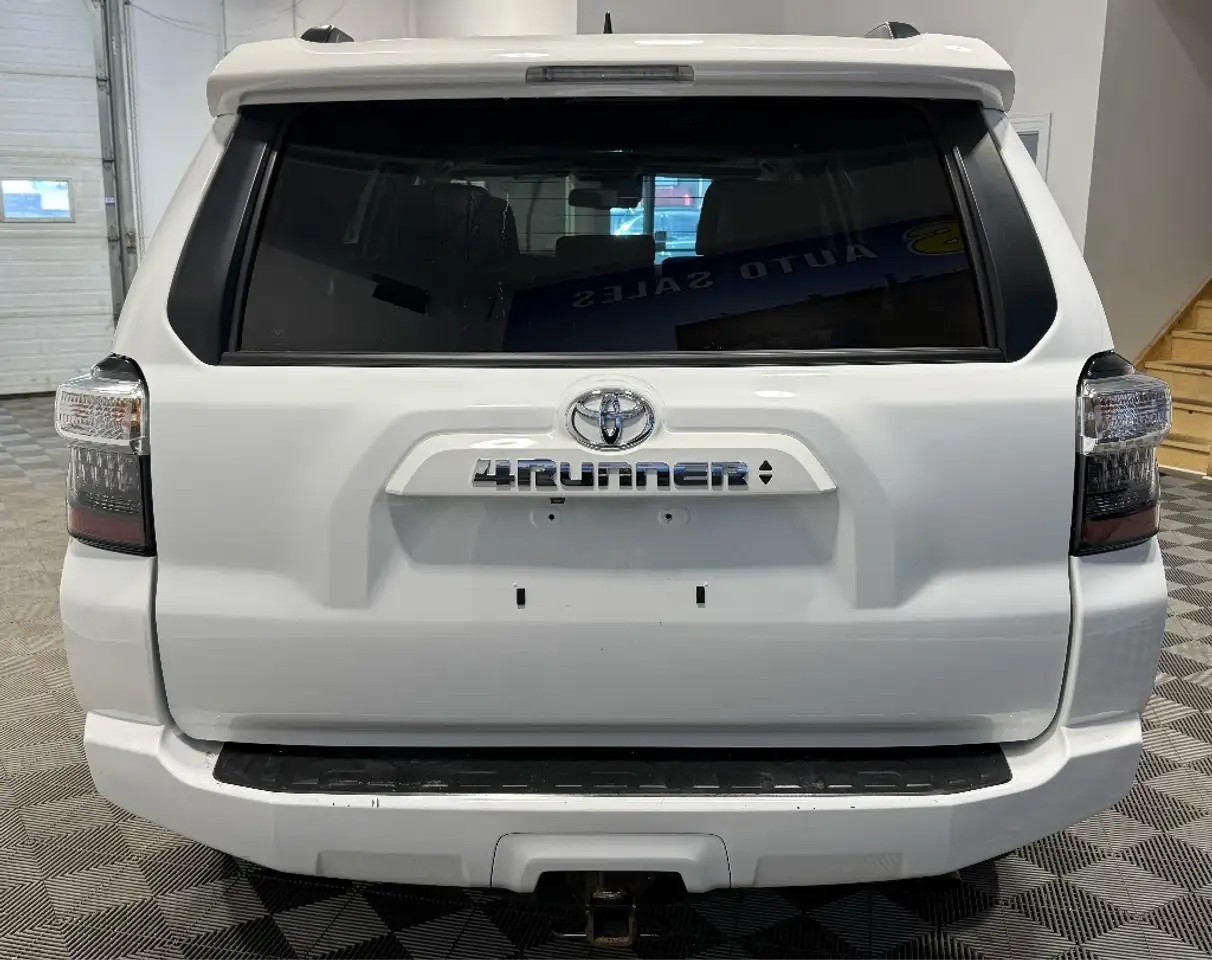 Toyota 4-Runner снимка Toyota 4-Runner