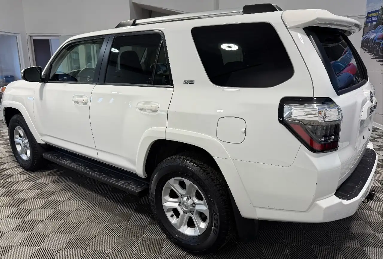 Toyota 4-Runner снимка Toyota 4-Runner