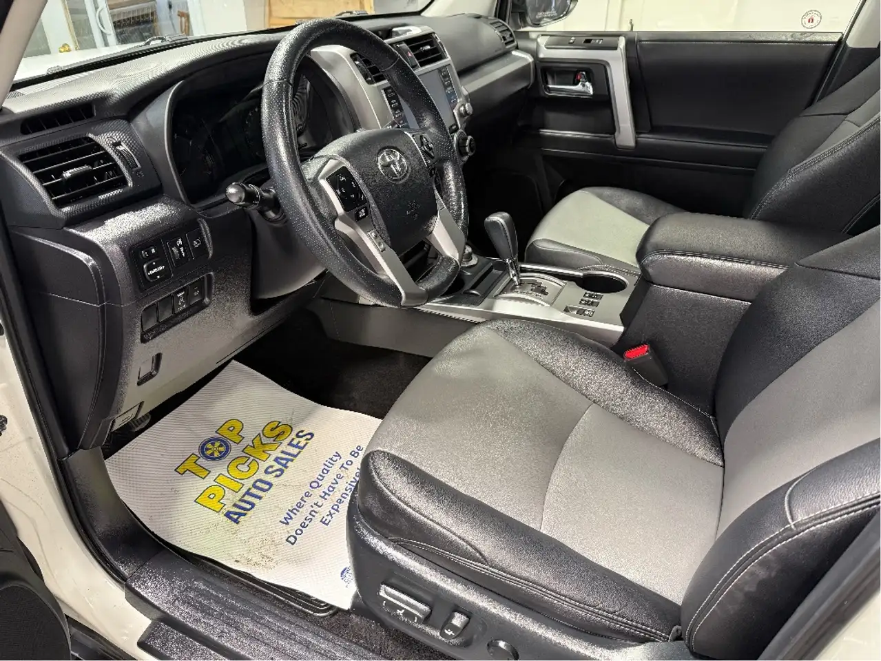 Toyota 4-Runner снимка Toyota 4-Runner