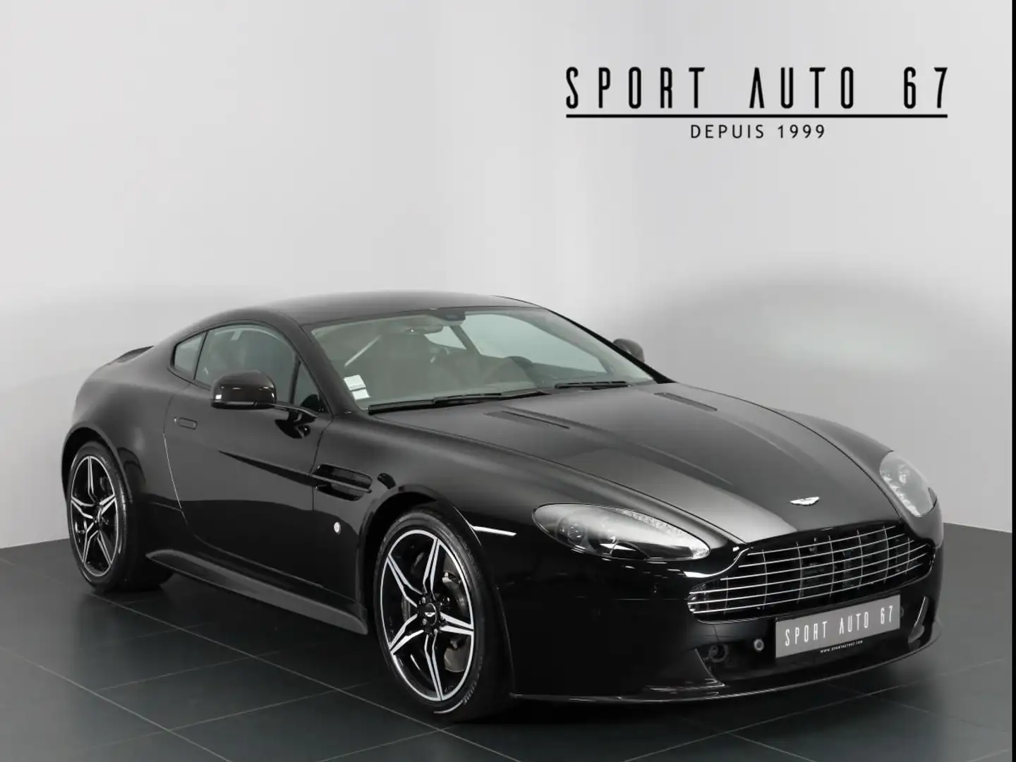 Aston Martin V8 S 4.7 L - 1