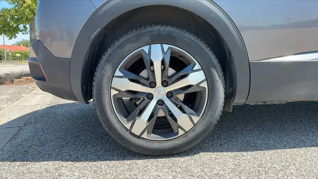 Peugeot 3008 view 16