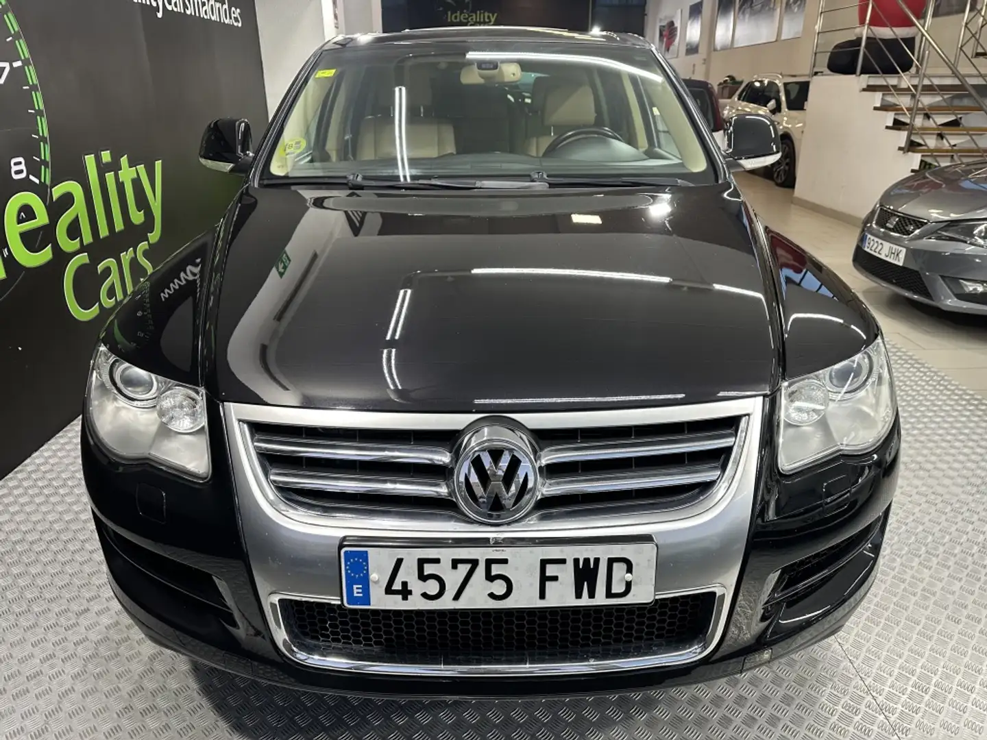 Volkswagen Touareg 2.5TDI R5 +Motion Tiptronic Negro - 2