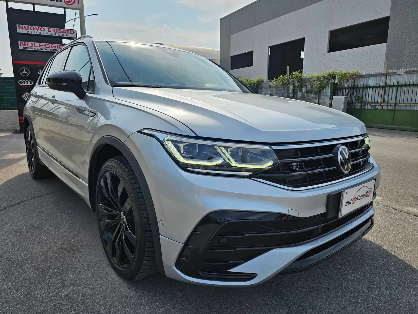 Volkswagen Tiguan 2.0 TDI 150 CV SCR DSG R-Line Grigio - 1