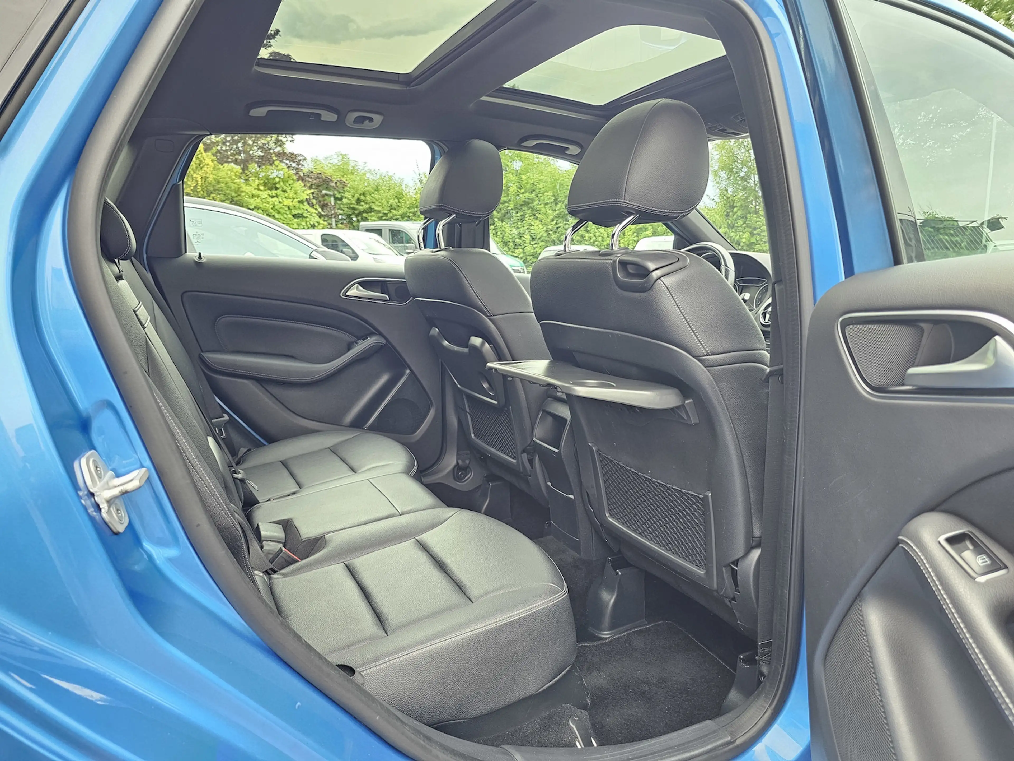 Mercedes-Benz B 250 Urban LEDER NAVI PANO.LED KAMERA 1.HAND — photo 9
