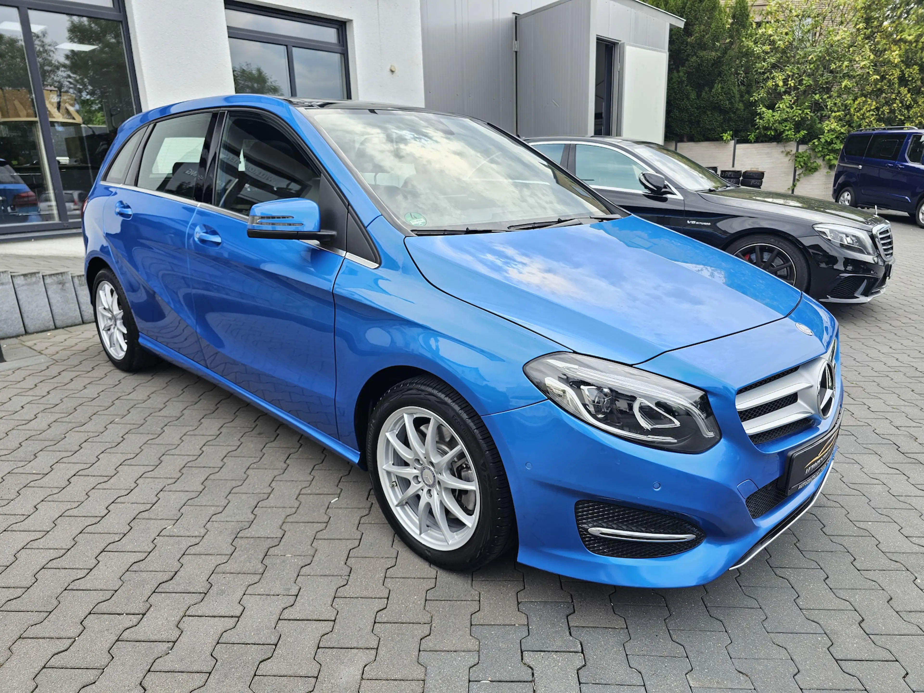 Mercedes-Benz B 250 Urban LEDER NAVI PANO.LED KAMERA 1.HAND — photo 3