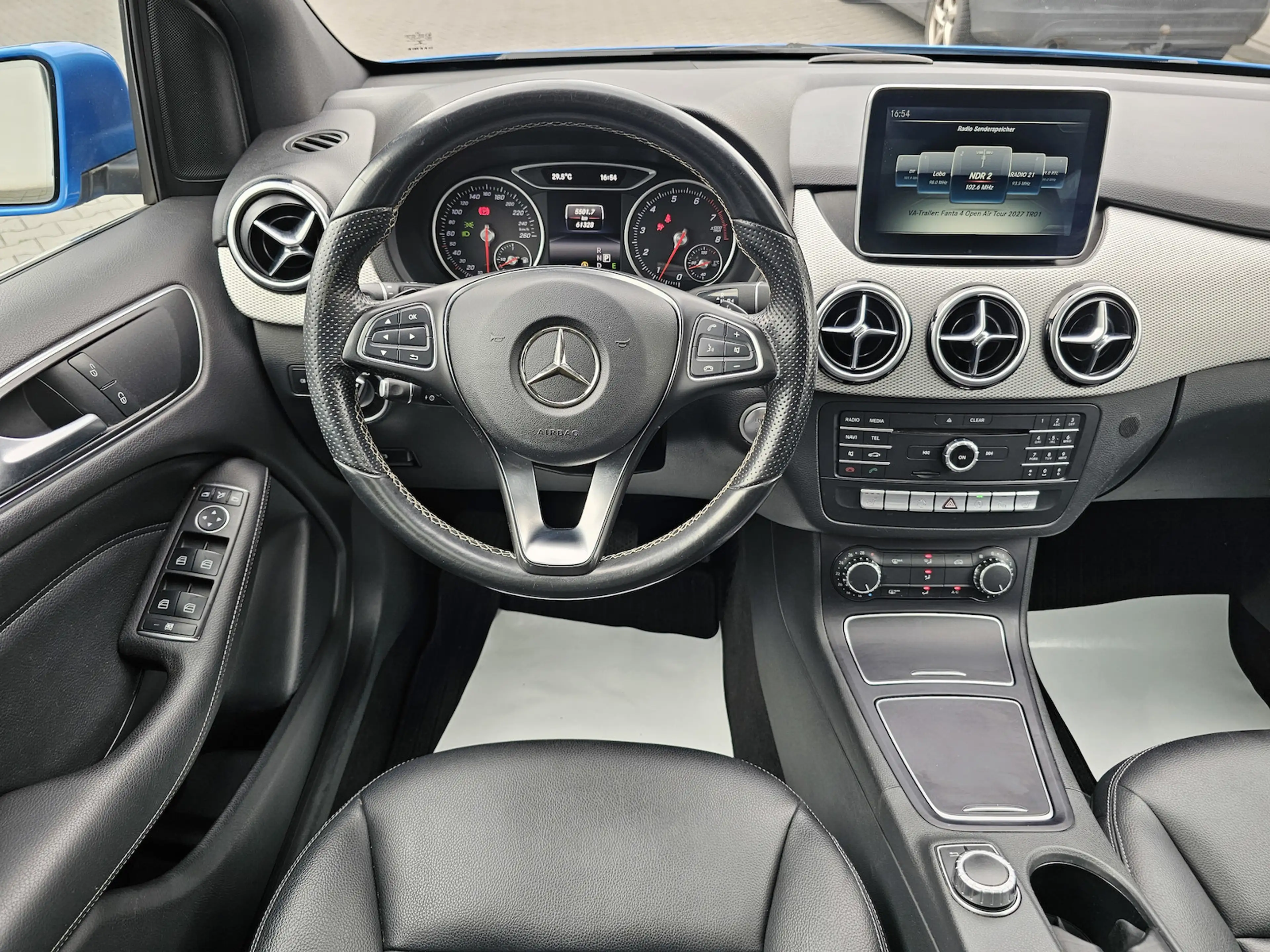 Mercedes-Benz B 250 Urban LEDER NAVI PANO.LED KAMERA 1.HAND — photo 7