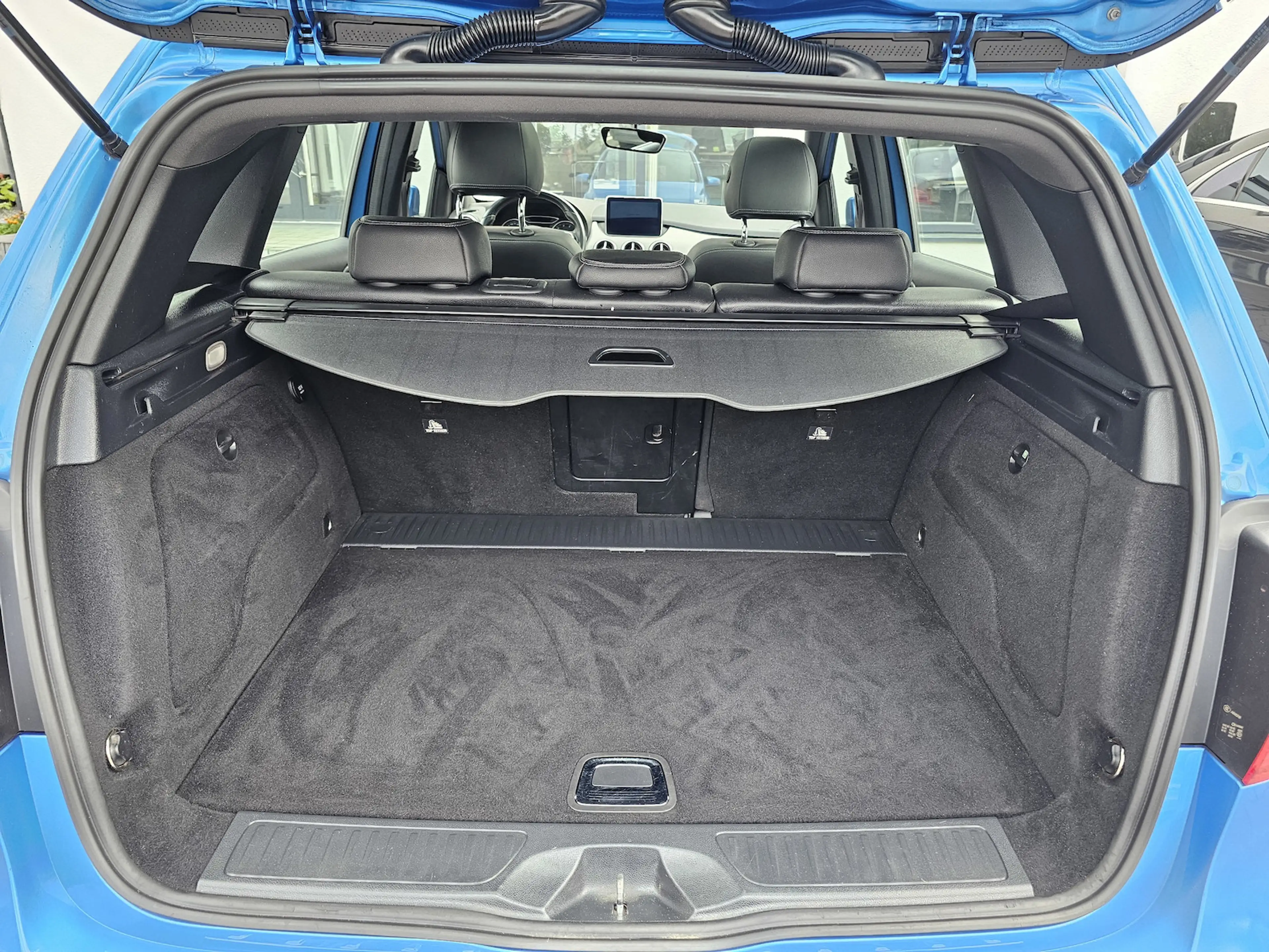 Mercedes-Benz B 250 Urban LEDER NAVI PANO.LED KAMERA 1.HAND — photo 10