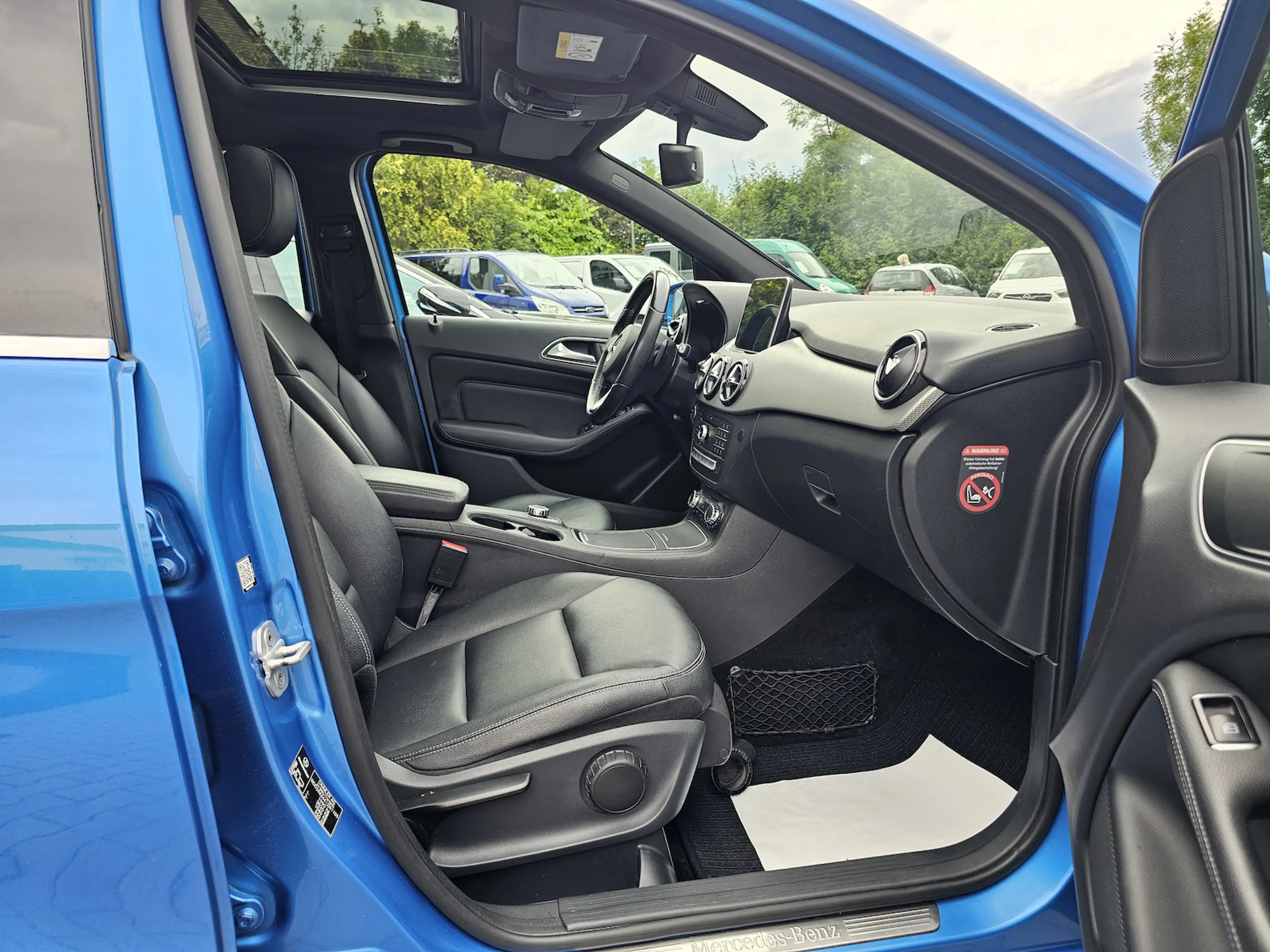 Mercedes-Benz B 250 Urban LEDER NAVI PANO.LED KAMERA 1.HAND — photo 8