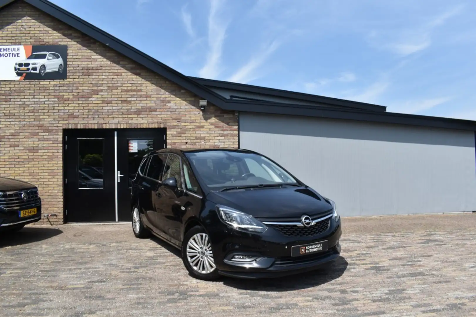Opel Zafira 1.4 TURBO BUS+ 7P. Navi, Camera, Trekhaak Schwarz - 1