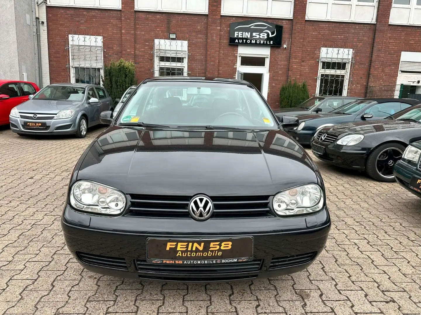 Volkswagen Golf 1.4 Pacific, HU/AU Neu Schwarz - 2