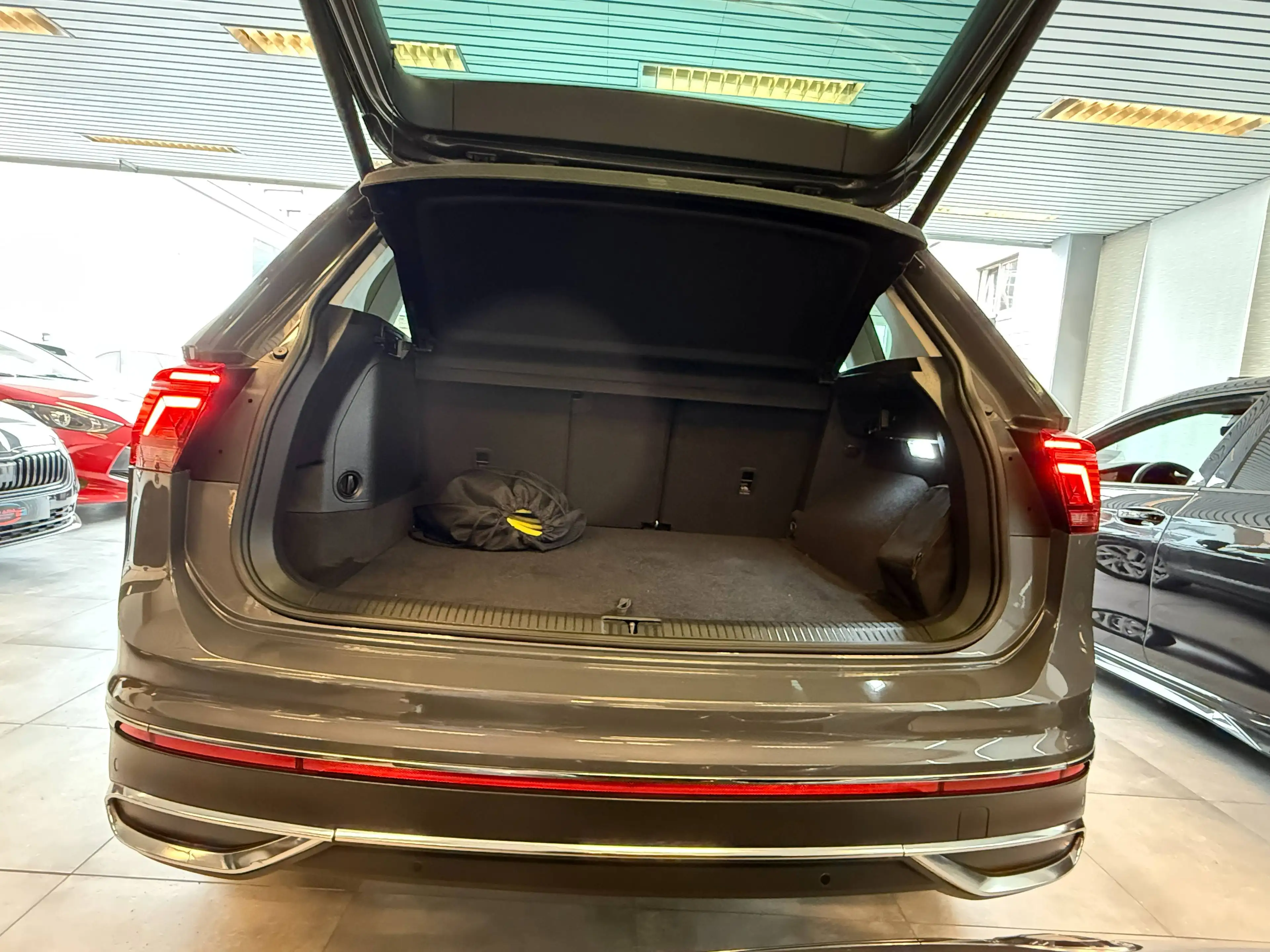 Volkswagen Tiguan Tiguan eHybrid 1.4 OPF DSG (180 kW) camera360°*garantie12m — photo 9