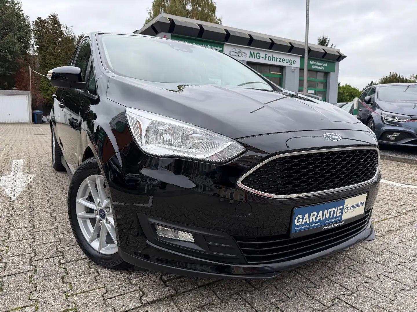 Ford C-Max C-MAX Cool & Connect NAVI PDC TEMPOMAT Schwarz - 1