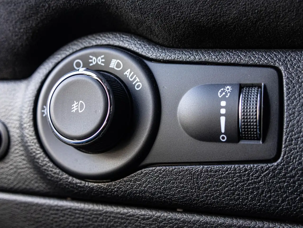 Dodge Durango 2023 — фото 30