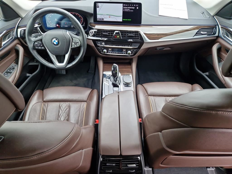 BMW 530 Luxury Line — photo 10