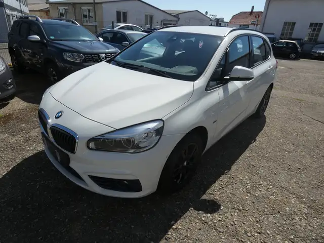 BMW 2 Series view 3