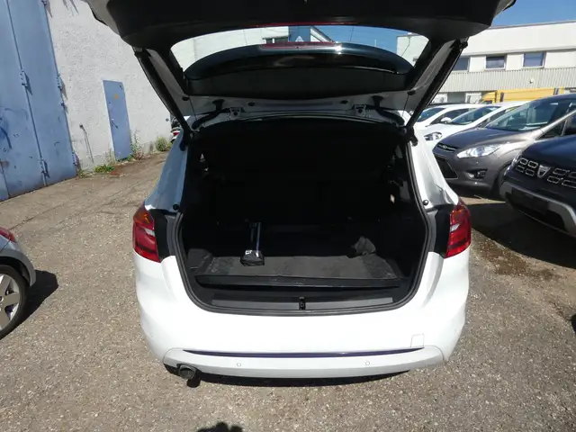 BMW 2 Series view 6