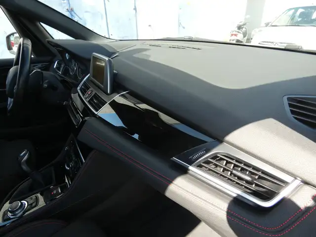 BMW 2 Series view 13